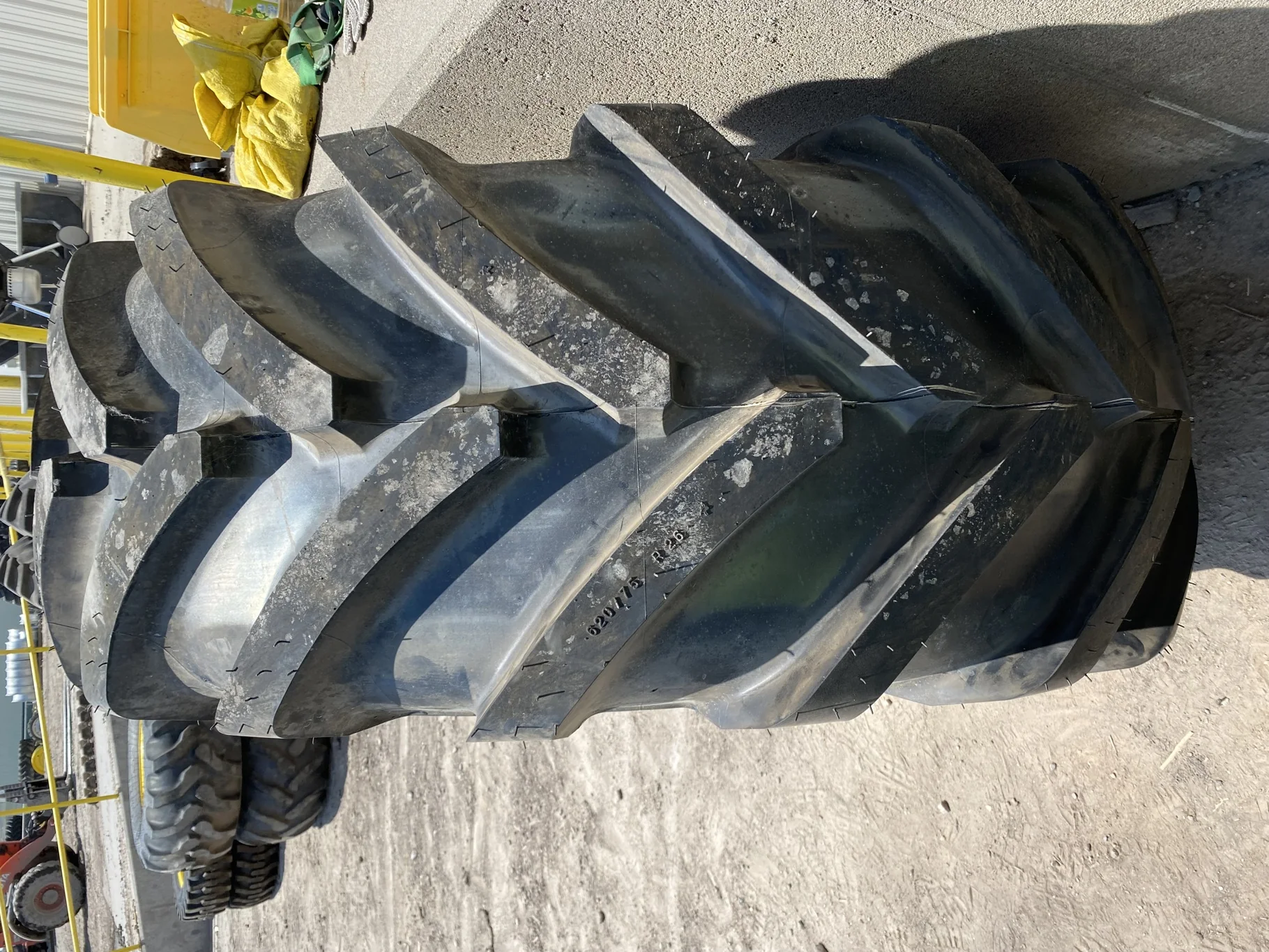 Take Off 620/75R26 Michelin MegaXBib R-1W (166A8/166B) TL - Excellent Condition image 5