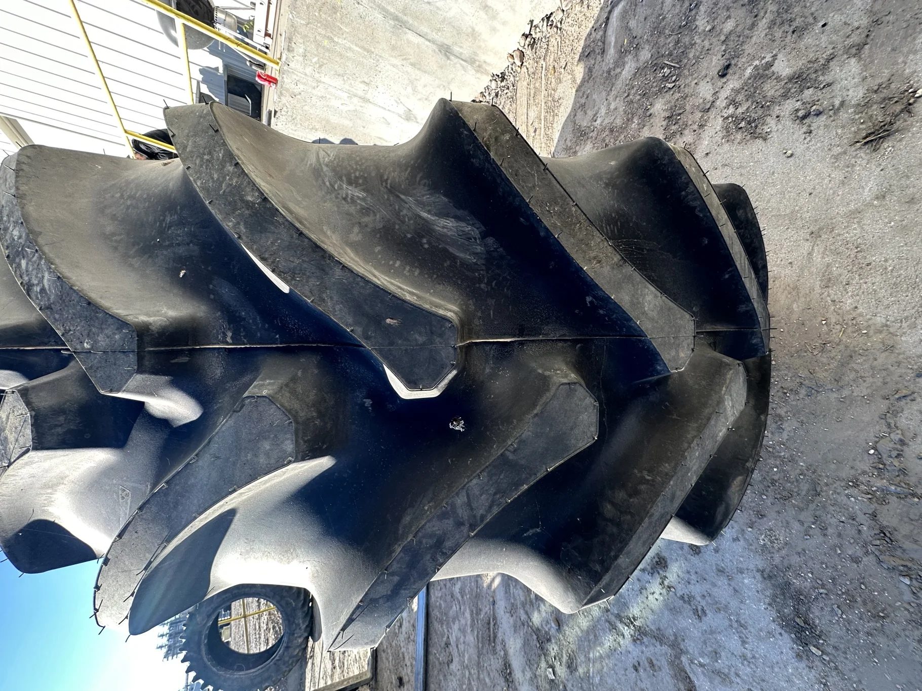 Take Off 650/75R32 Firestone Radial All Traction DT R-1W (172D) TL - Excellent Condition  
(Slight L image 3