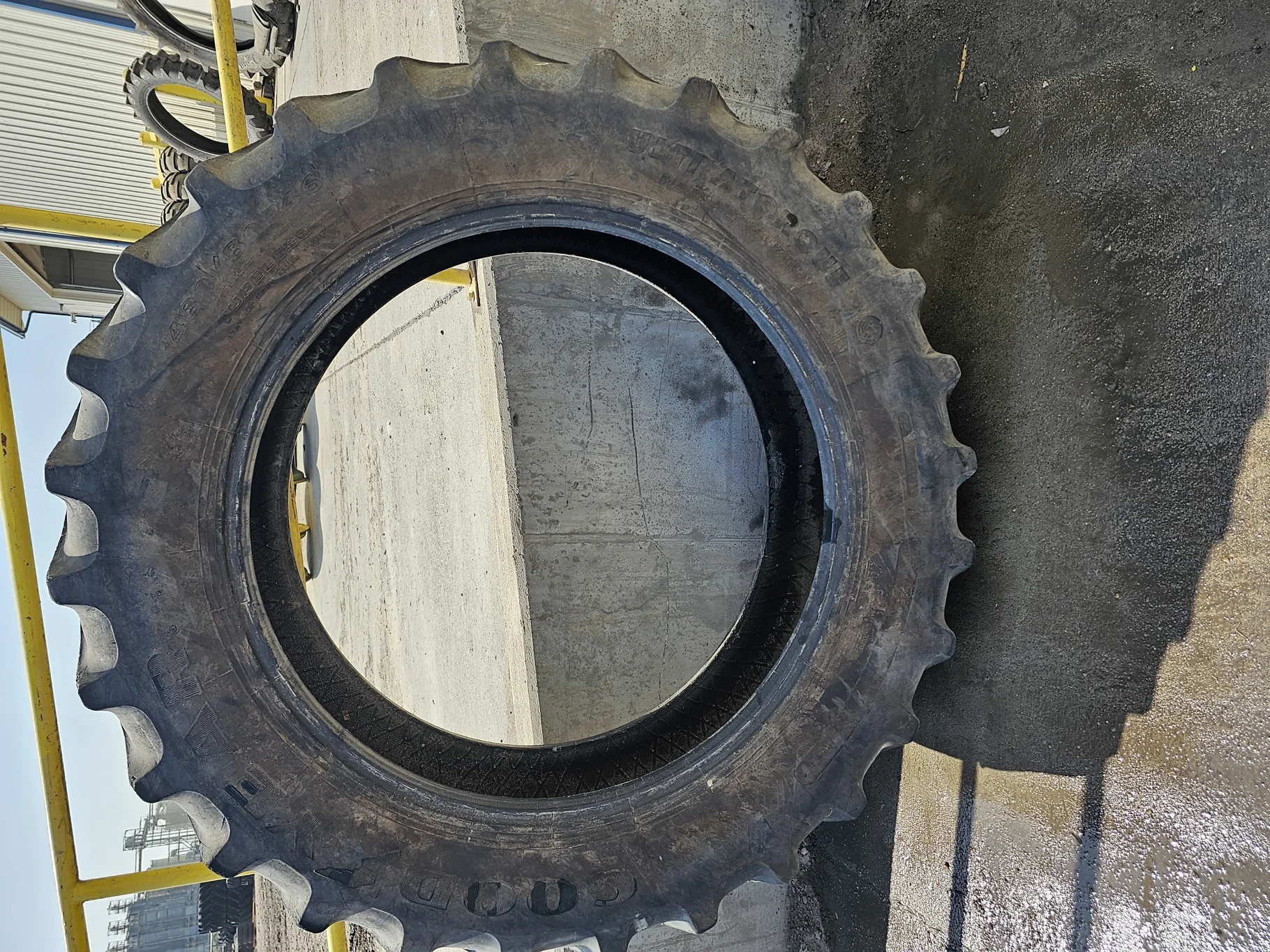 Used 50% 480/80R46 Goodyear Ultratorque Radial DT712 R-1 TL (158B)   _x000D_
(Lug Cuts, Lug Stubble, image 2
