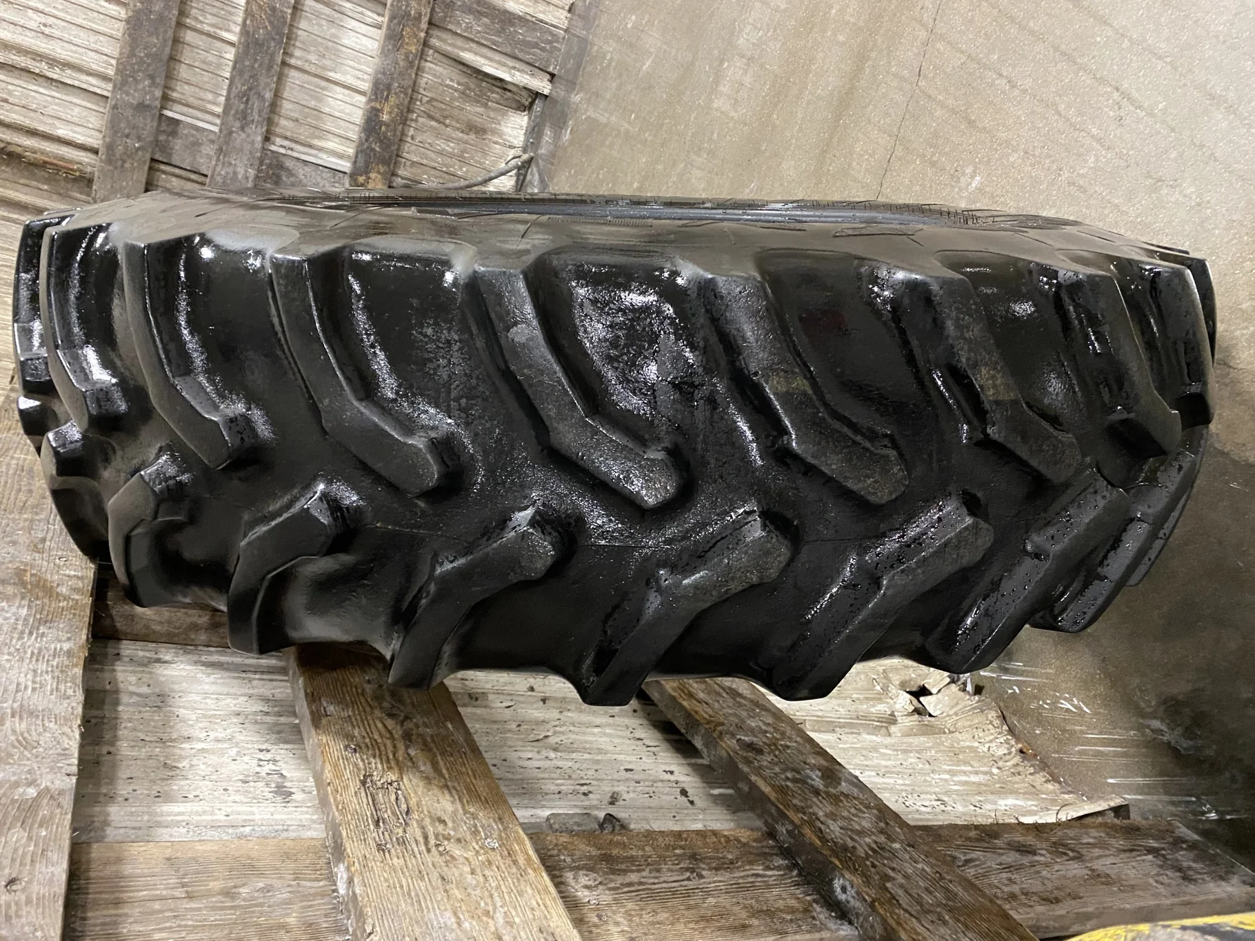 Used 85% 480/80R42 Goodyear Ultra Torque Plus Radial R-1 (154A8/B) TL - Good Condition (Lug Cuts, St image 3