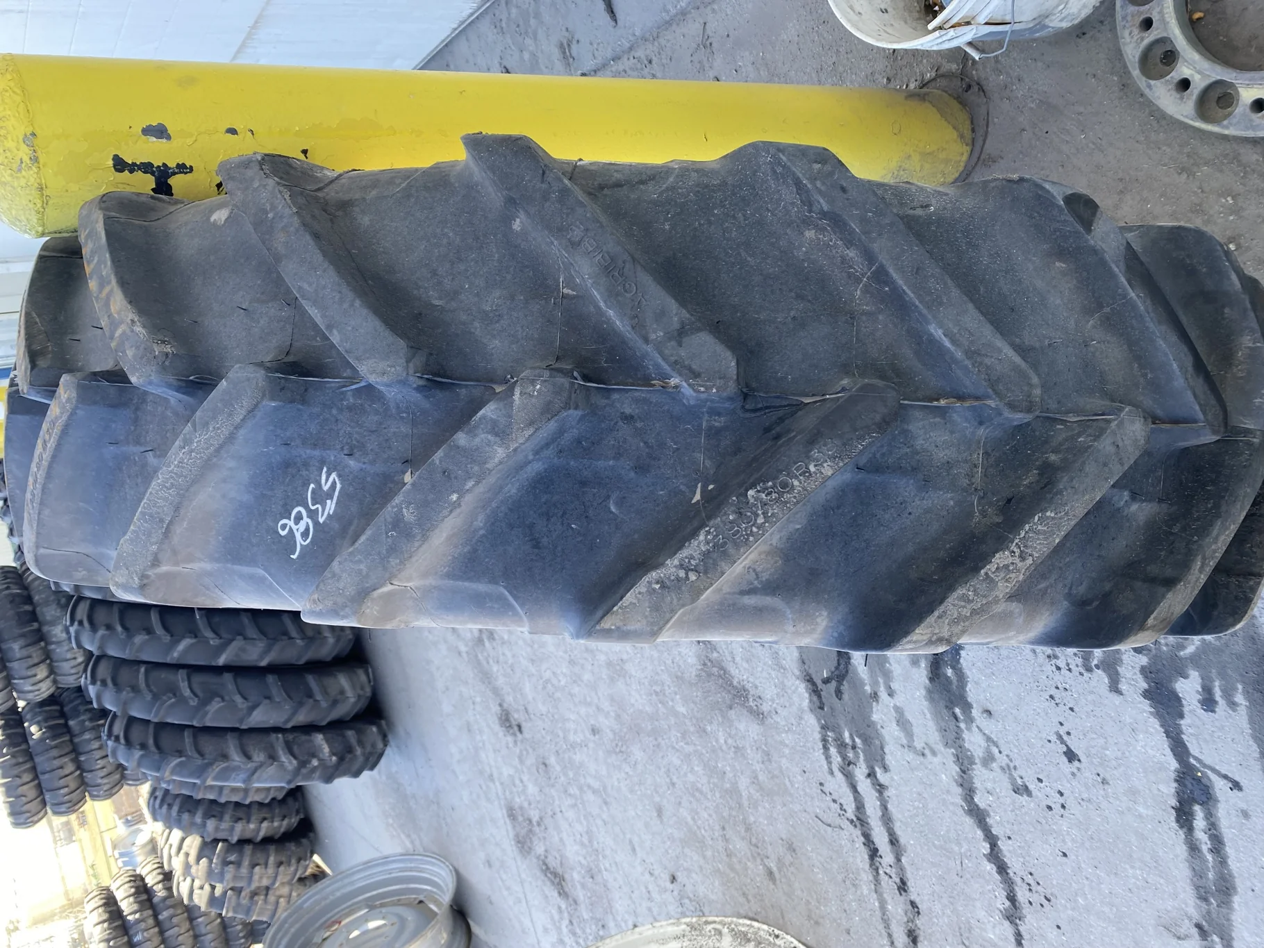Used 95% 380/80R38 Michelin AgriBib 2 R-1W 142A8/139D TL ( slight lug stubble/cuts) image 3