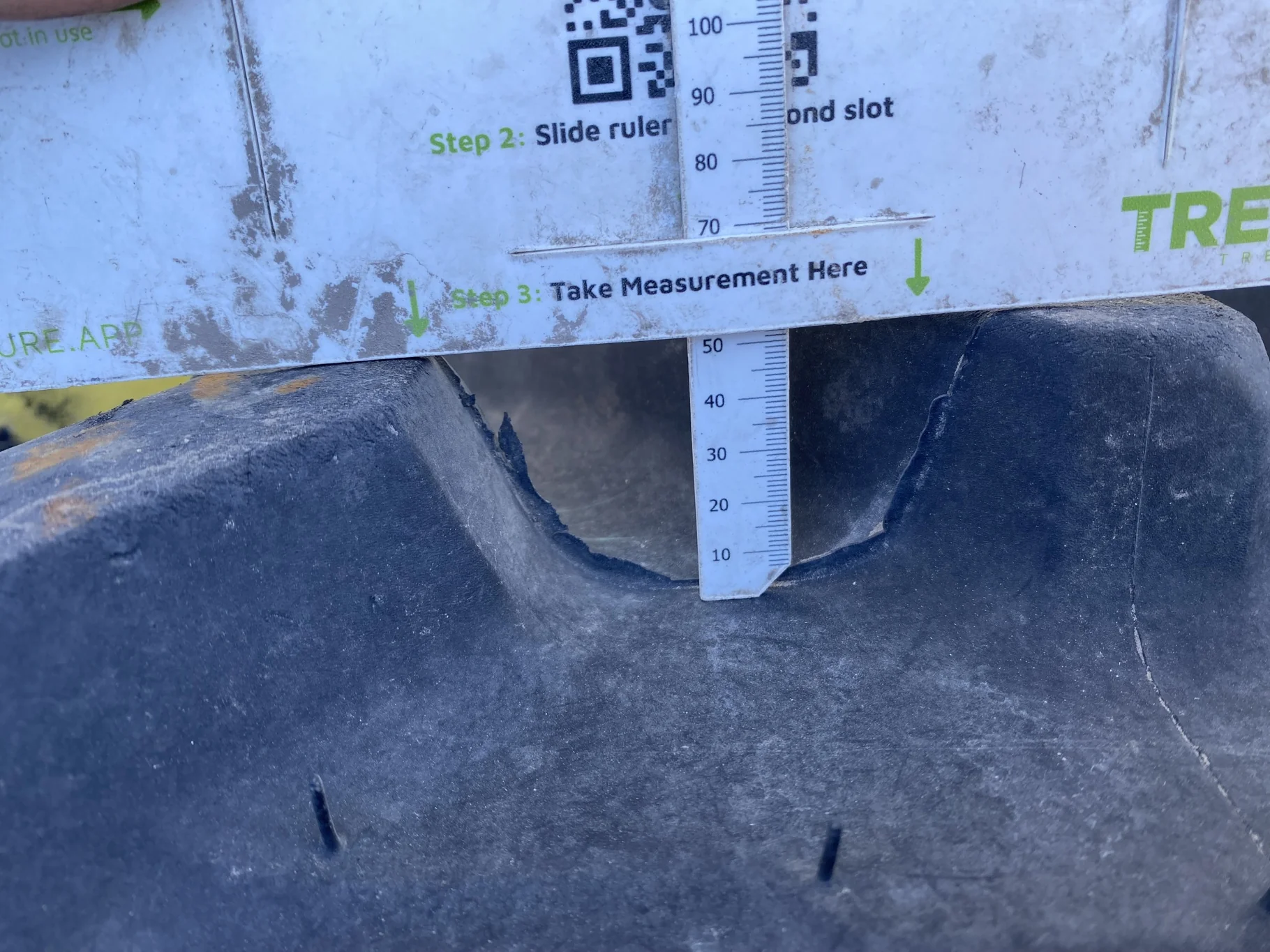 Used 95% 380/80R38 Michelin AgriBib 2 R-1W 142A8/139D TL ( slight lug stubble/cuts) image 4