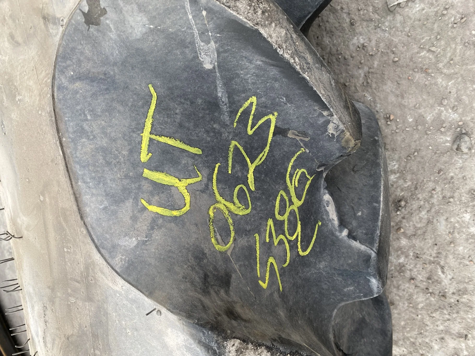 Used 90% 380/90R54 Goodyear Super Traction Radial DT800 152B - Good Condition image 3