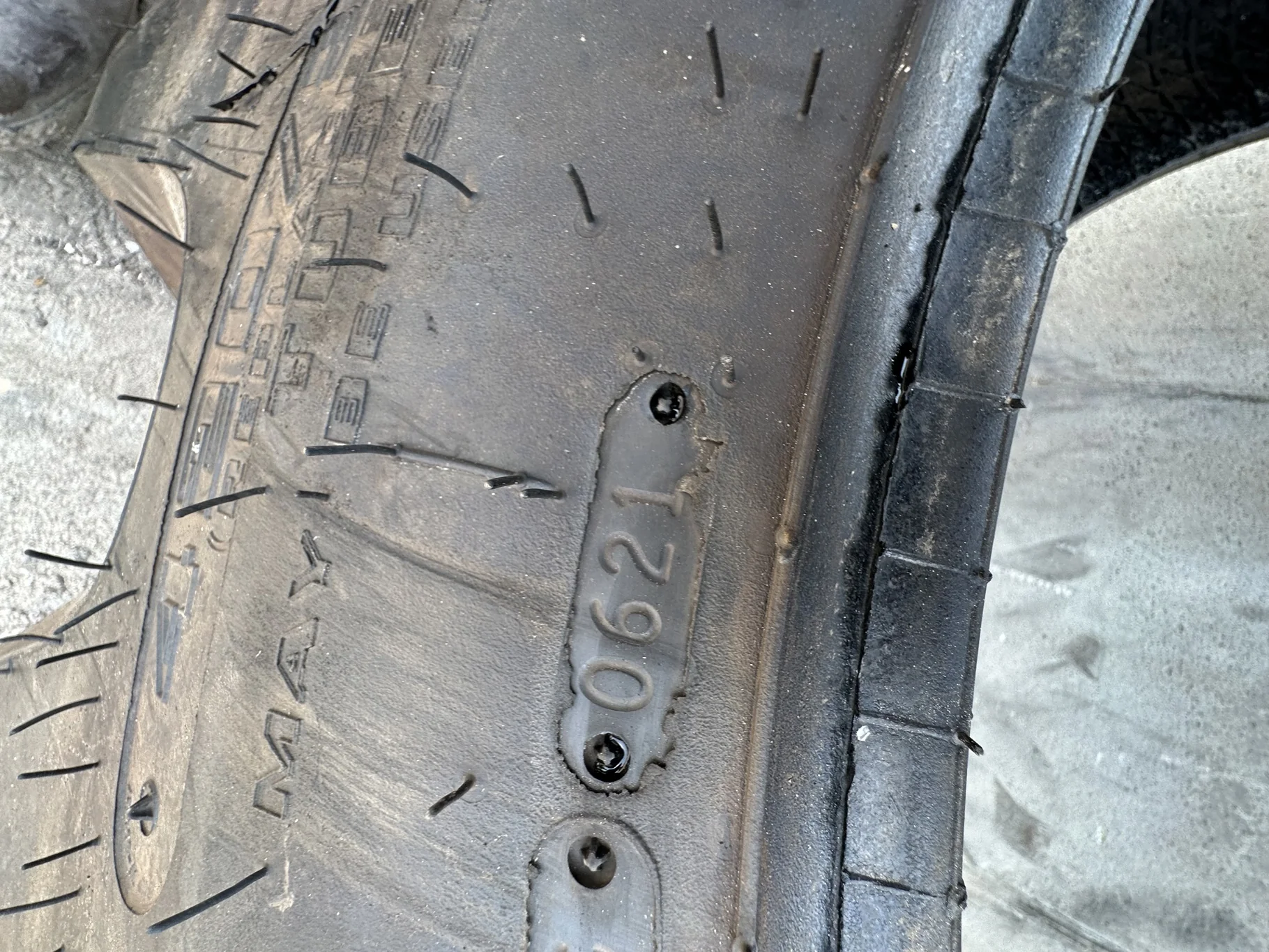 TAKE-OFF 420/90R30 GY SPECIAL SURE GRIP TD8 RADIAL R-2 (142A8/B) TL image 5