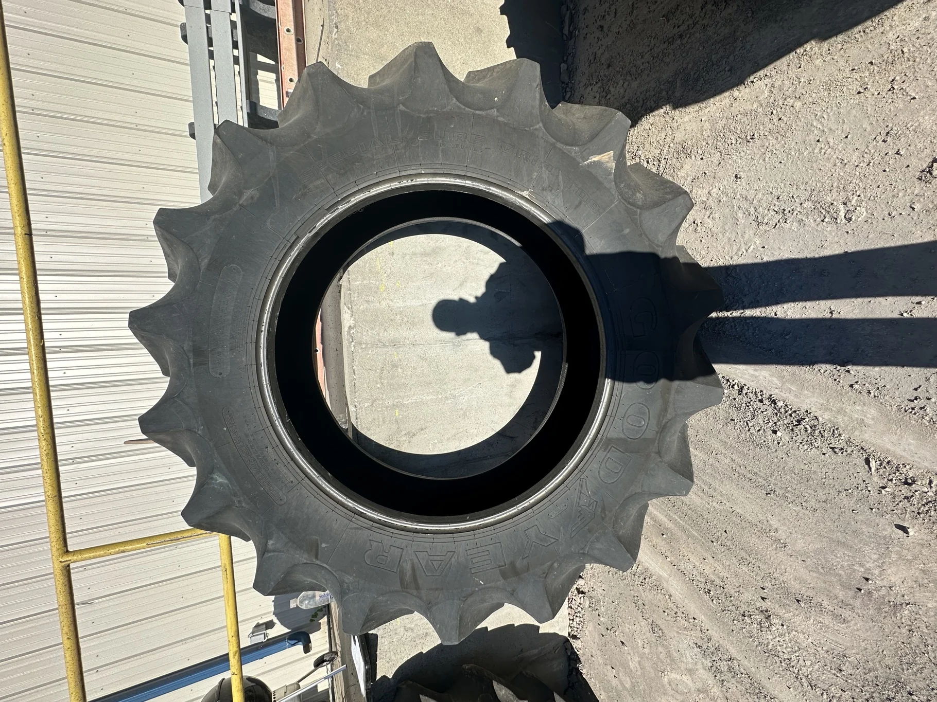 USED 520/85R42 GY SPECIAL SURE GRIP TD8 RADIAL R-2 (162A8/B) TL image 2