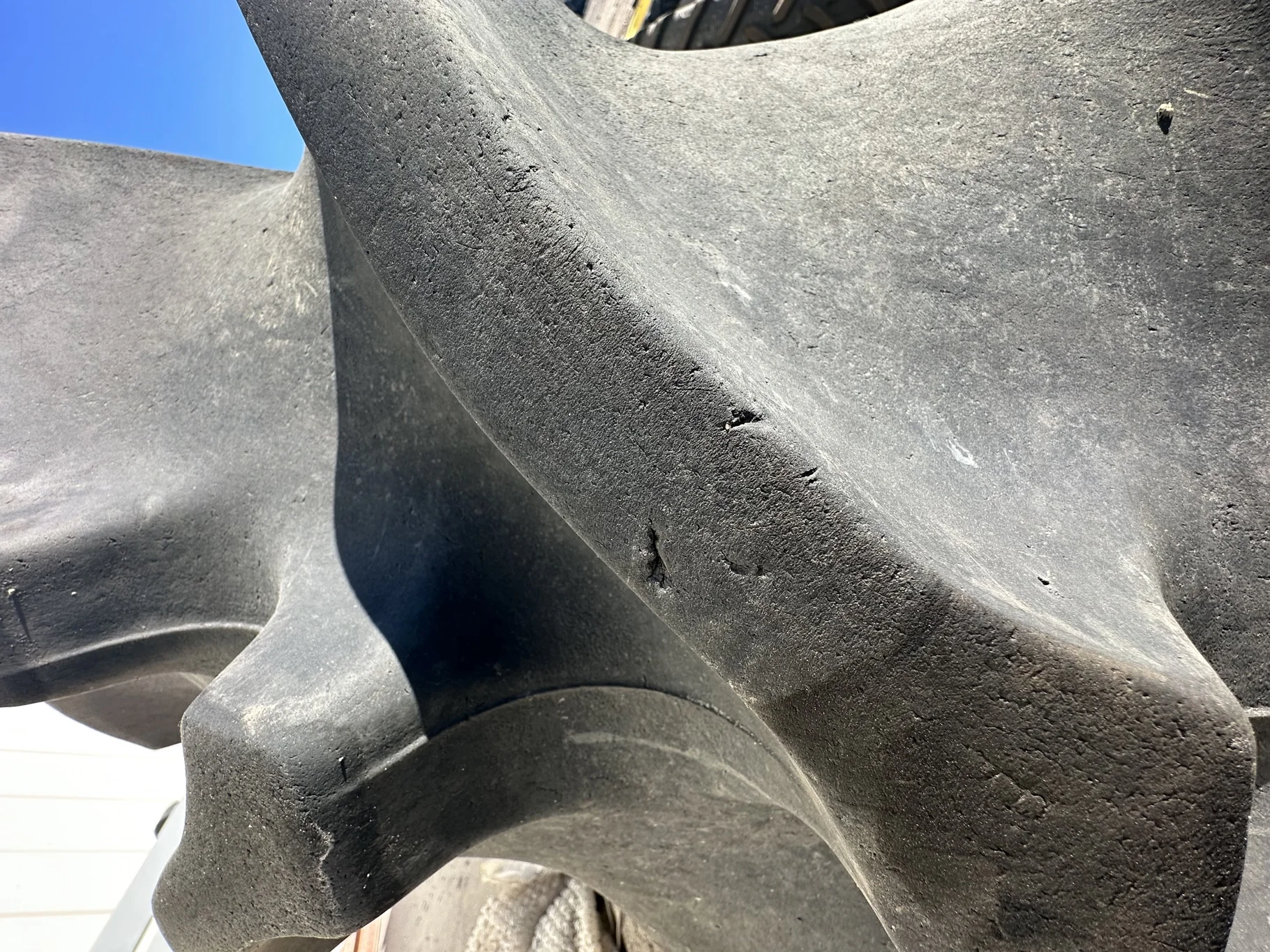 USED 520/85R42 GY SPECIAL SURE GRIP TD8 RADIAL R-2 (162A8/B) TL image 4