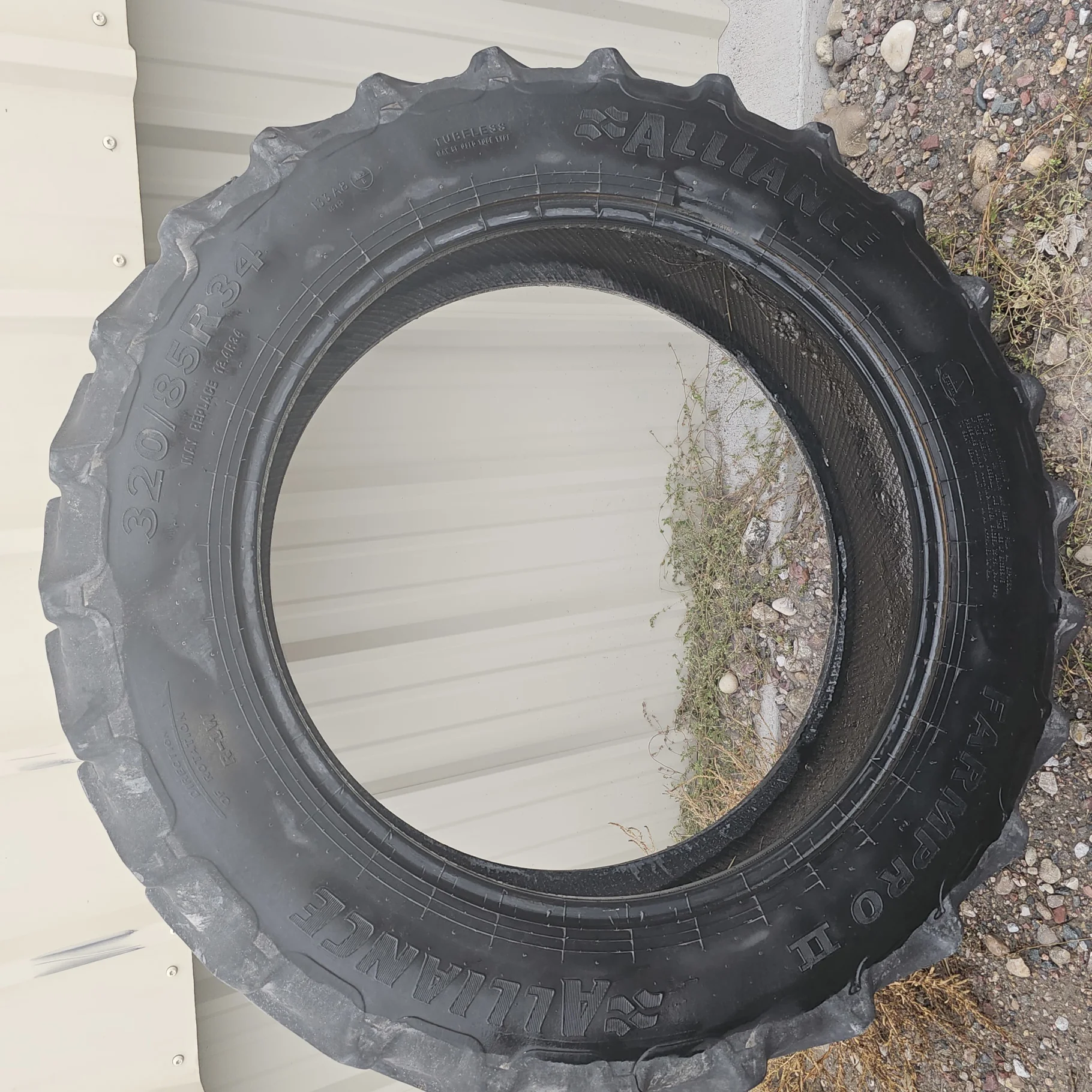 Used 60% 320/85R34 Alliance Farm Pro 2 - Narrow Radial R-1 (133A8) TL - Fair Condition