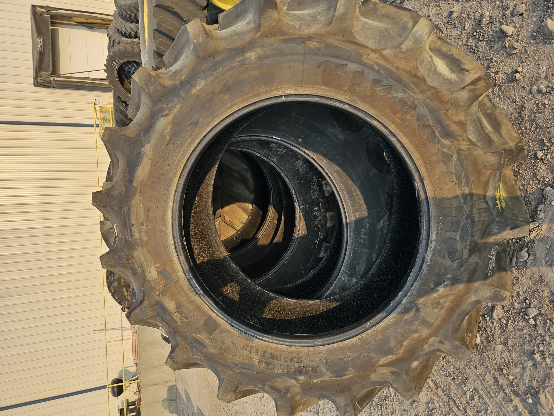 TAKE-OFF 520/85R42 FIRESTONE CHAMPION SPADE GRIP R-2 (165A8) TL image 2