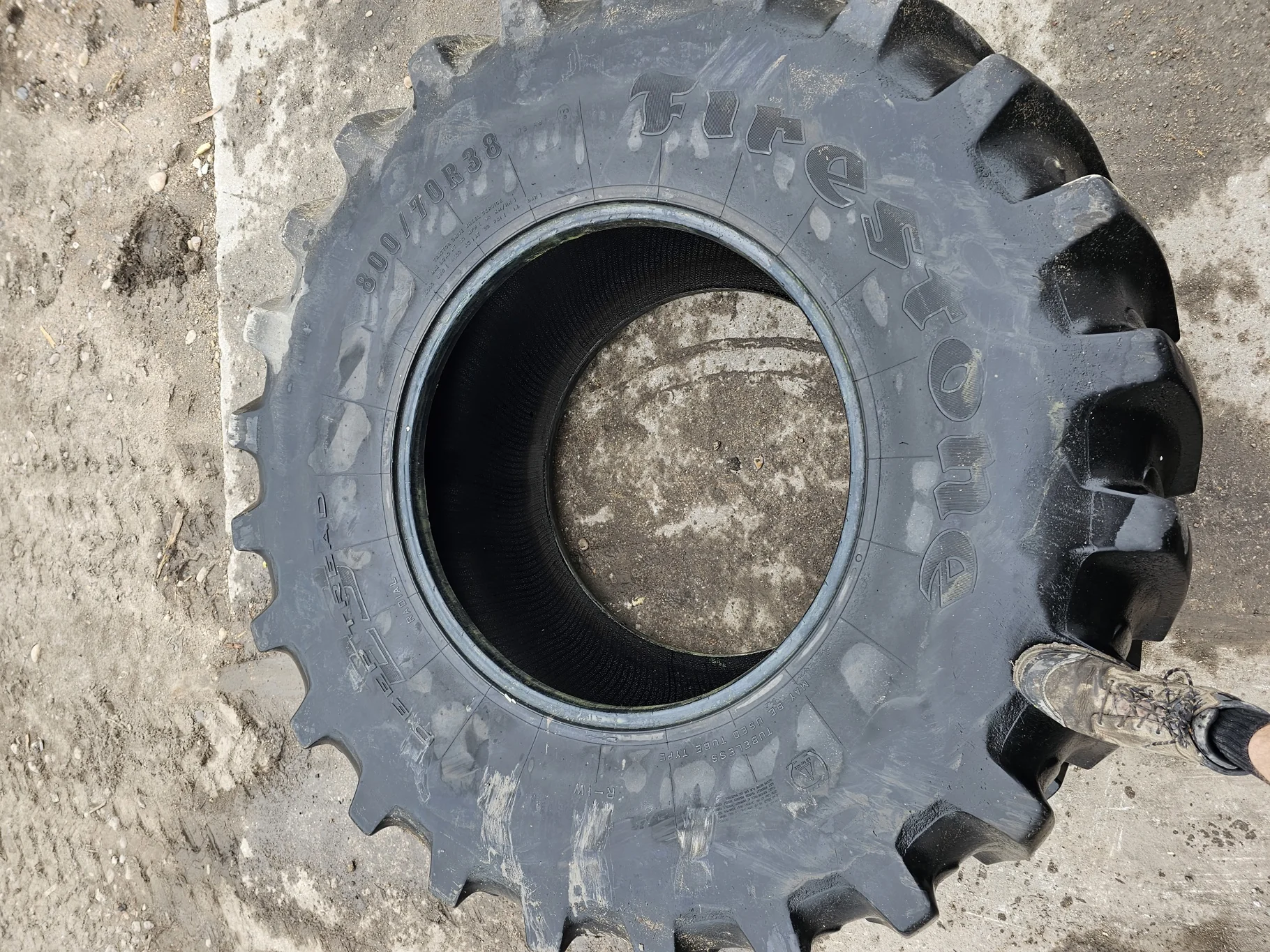 Used 90% 800/70R38 Firestone Maxi Traction R-1W 173D TL - Good Condition  _x000D_
(Lug Stubble, Weat image 2