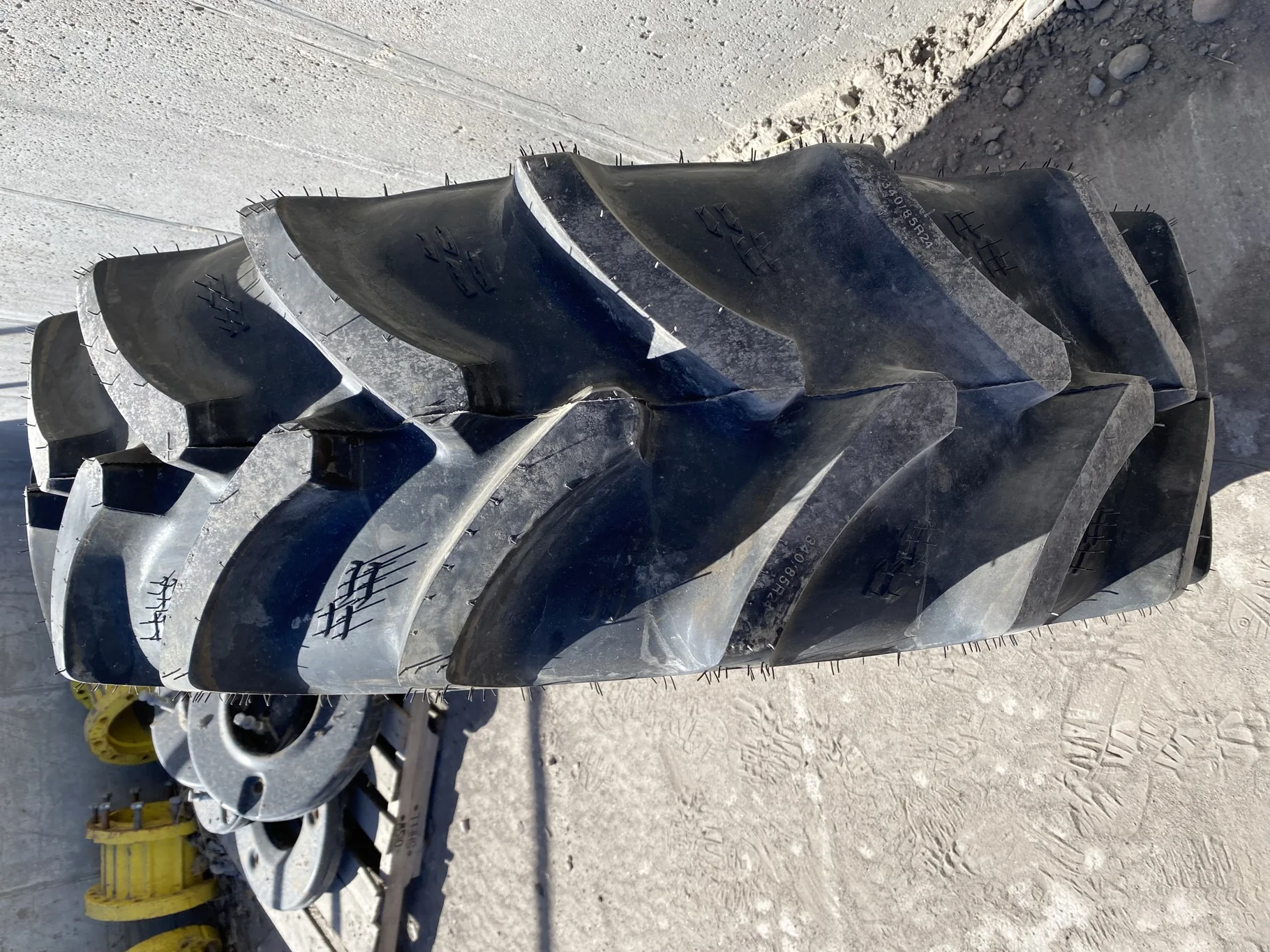 Used 95% 340/85R24 (12.4R24) Alliance Farmpro2 R-1W TL (lug cuts) Excellent Condition image 3