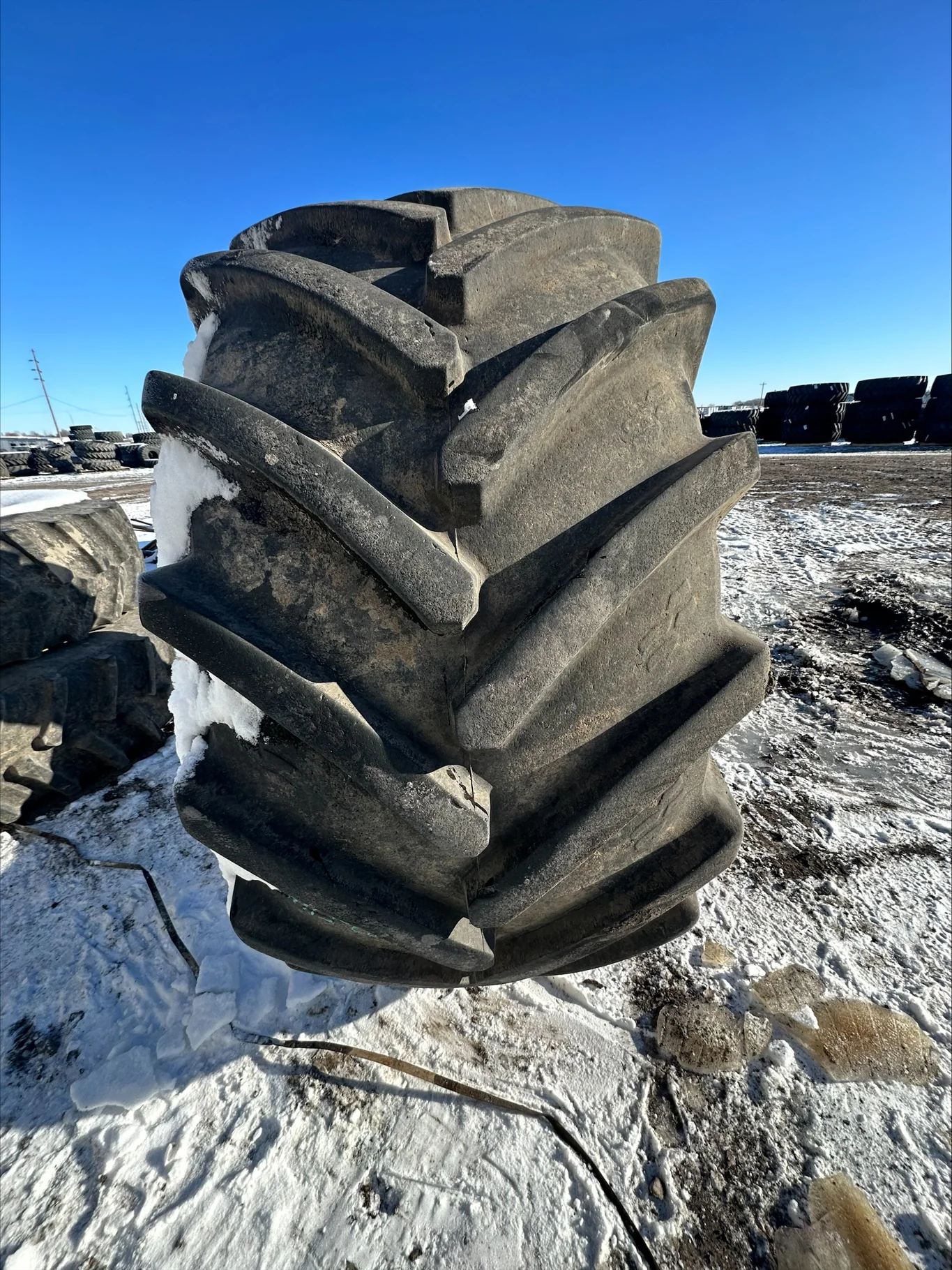 Used 85% 900/60R32 Alliance 376 Multistar Steel Belted R-1 (185A8) (Weathering, Stubble, Lug Stubble image 5