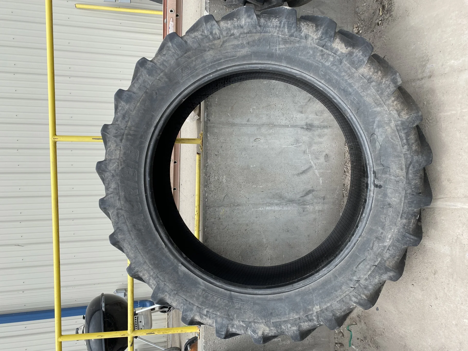 Used 70% 480/80R50 (18.4R50) Michelin AgriBib R-1W 159A8/159B TL - Fair Condition  _x000D_
(Sidewall