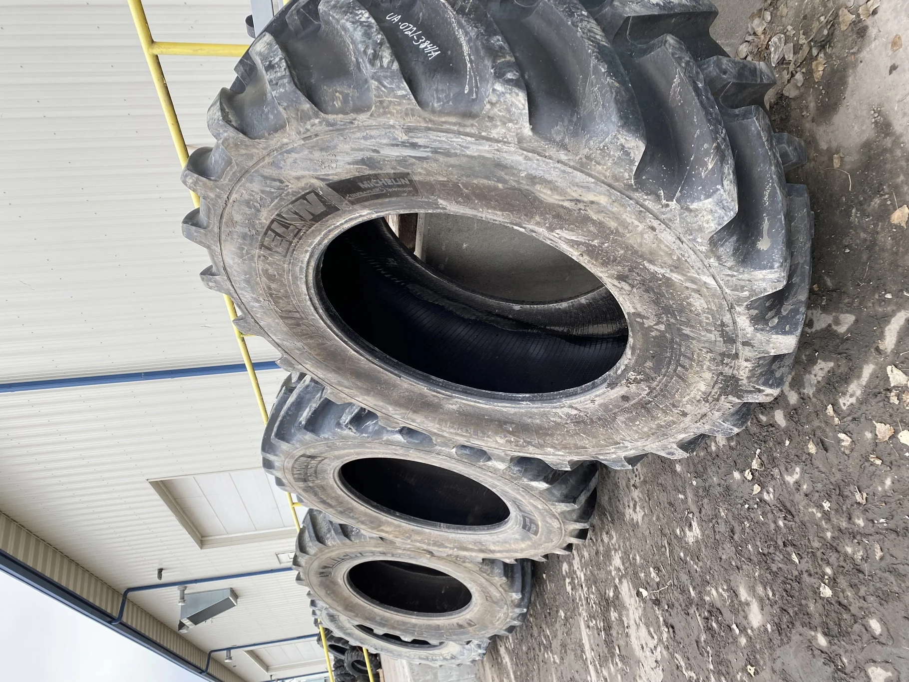 Used 90% IF750/75R46 Michelin AxioBib R-1W (186D) TL Sidewall Cuts, Lug Cuts) image 2