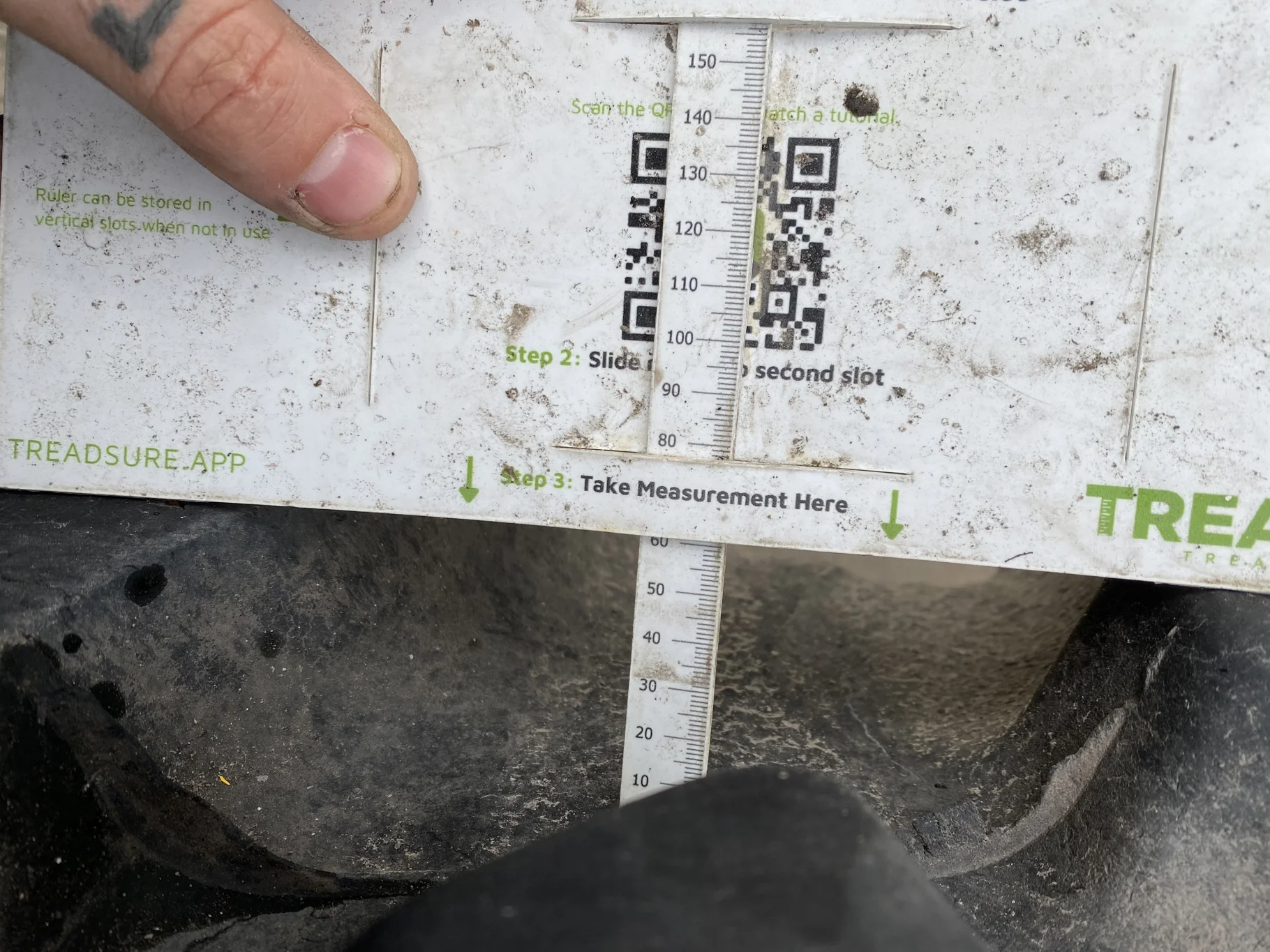 Used 90% 520/85R46 Firestone Radial Deep Tread 23 R-1W (158A8/B) TL (tread wear-BIG cut in b/w lugs image 4