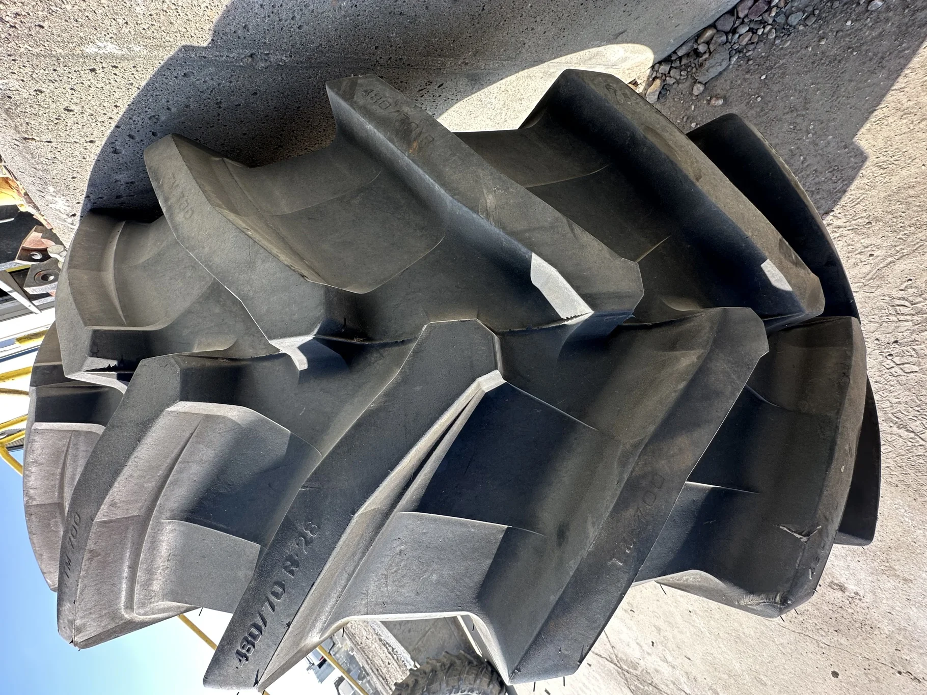 TAKE-OFF 480/70R28 TRELLEBORG TM700 R-1W 140D TL image 3