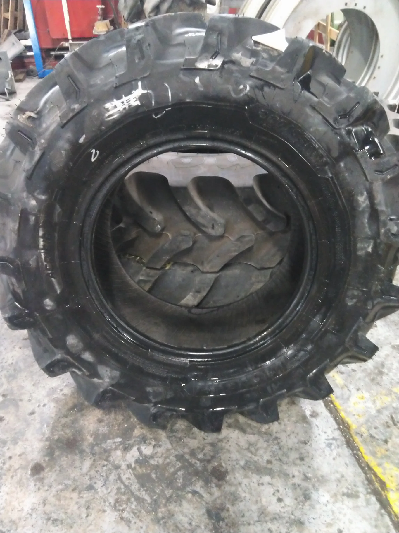 Take Off 380/85R24 130A8/127B Michelin Agribib II TL R-1W 95-100% image 2