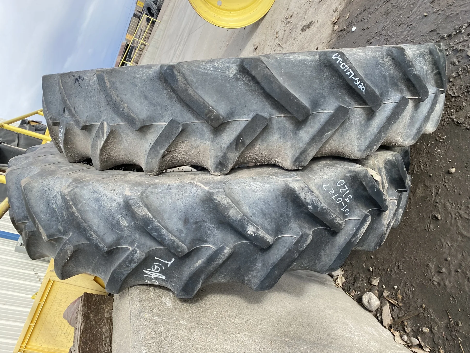 Used 70% 380/90R50 (154A8/B) Goodyear DT800 - Fair Condition image 3