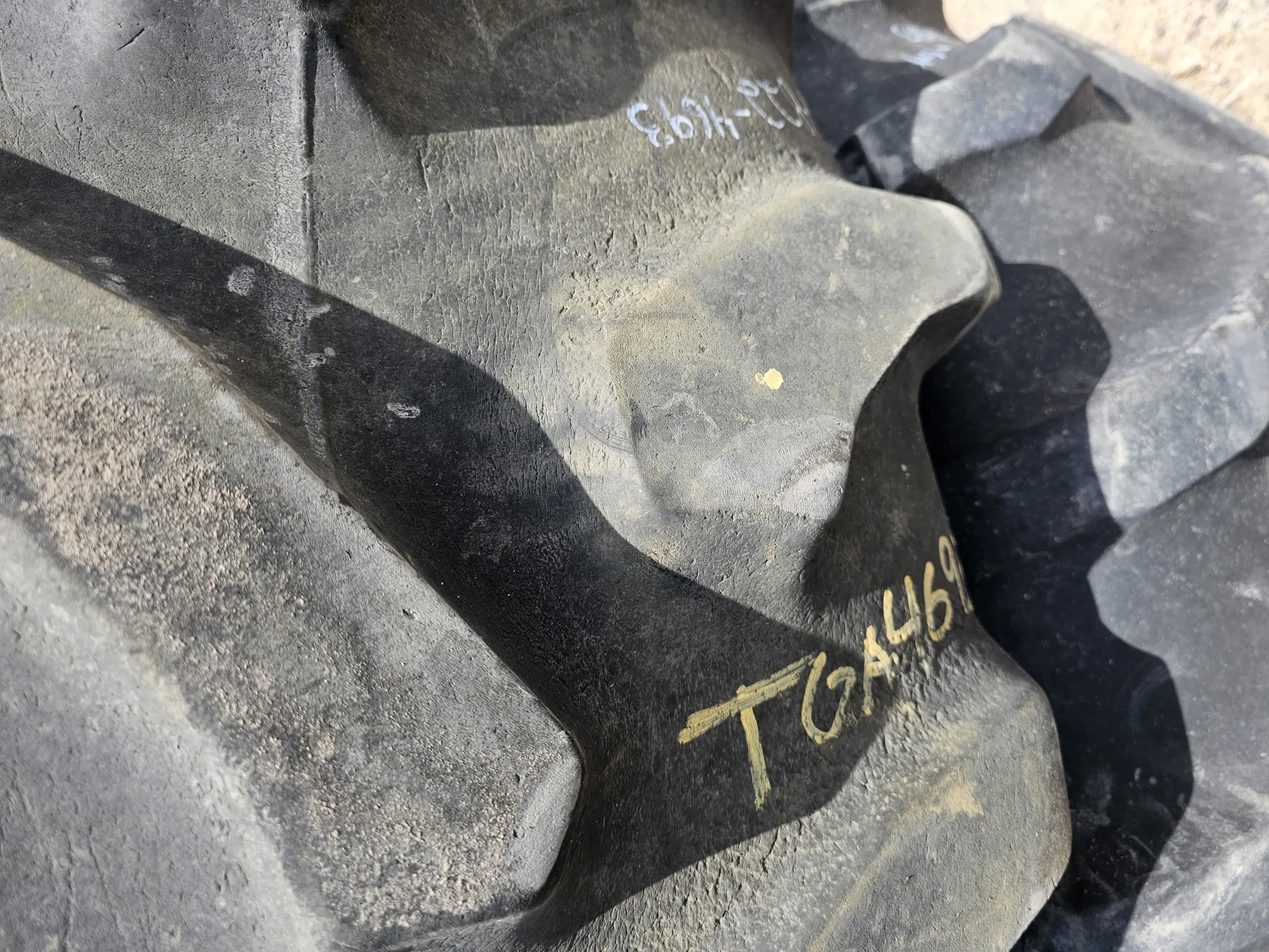 Used 55% 28L-26 Goodyear Dyna Torque II F(12Ply) R-1 TL (Stubble, Lug Cuts, Cuts Between Lugs image 6