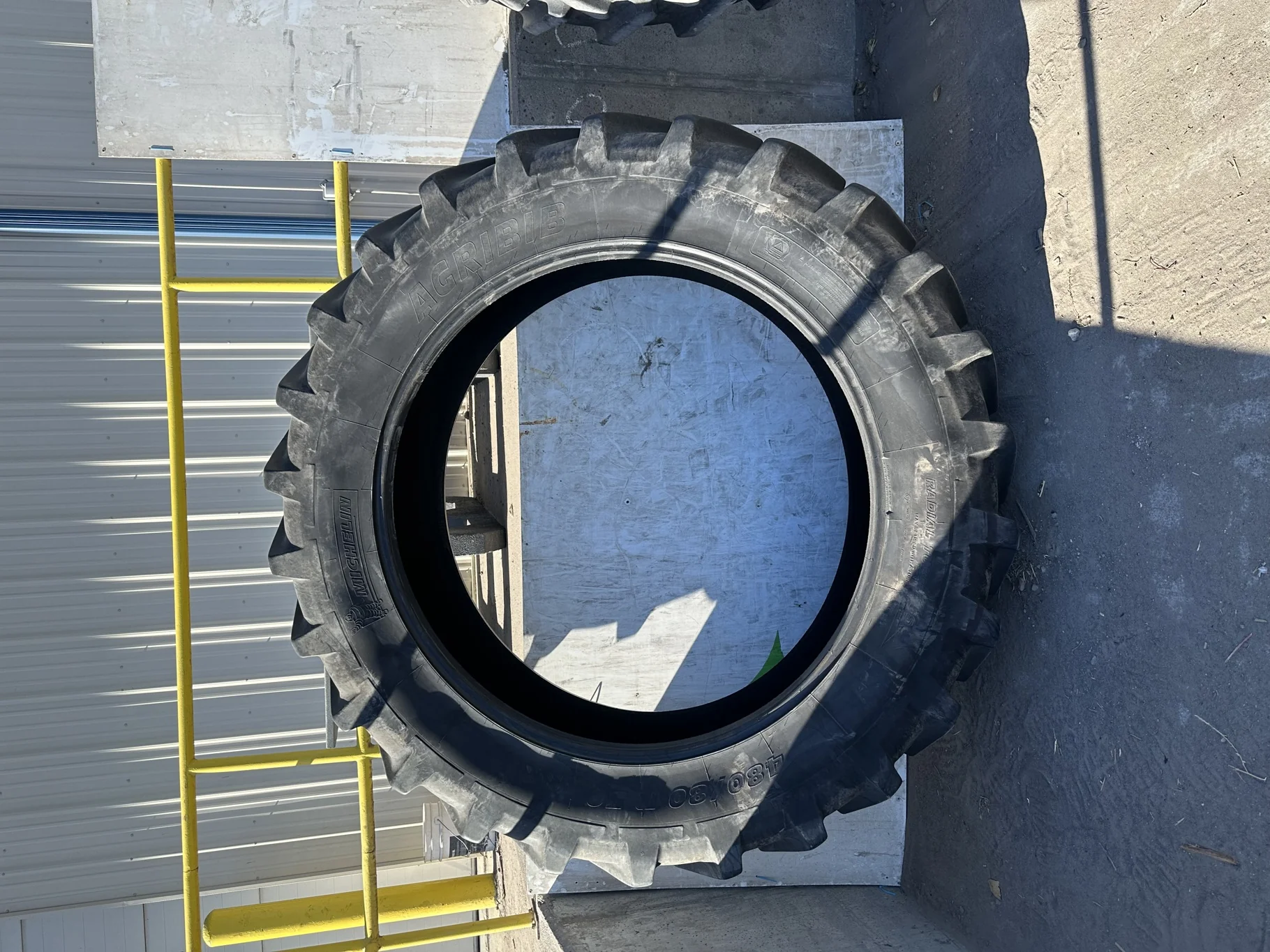Used 65% 480/80R50 (18.4R50) Michelin AgriBib  R-1W (159A8/159B) TL - Good Condition  _x000D_
(Weath image 2