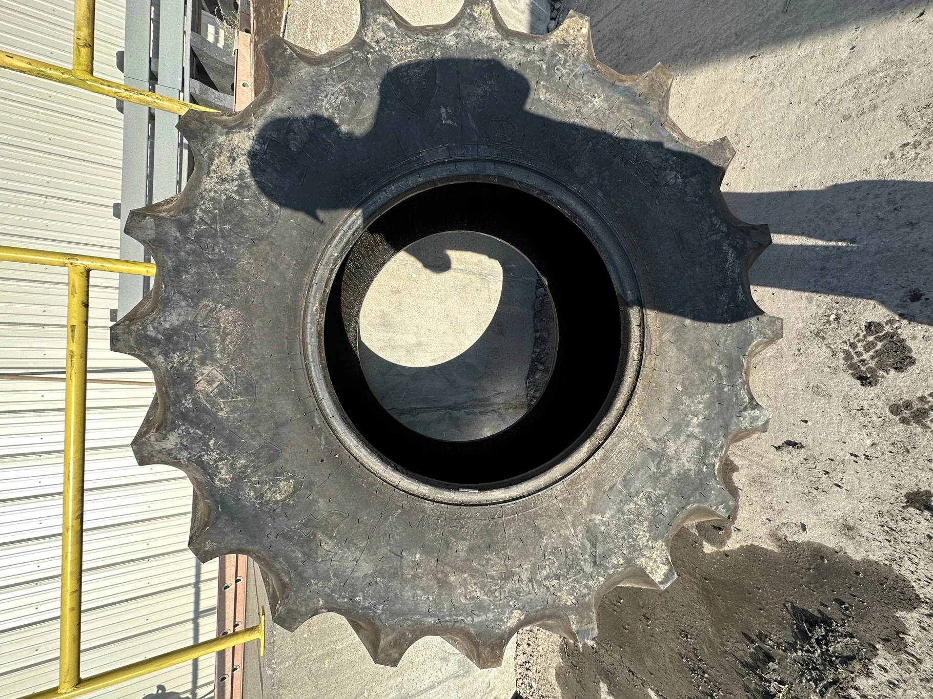 Used 80% 600/70R28 Firestone Radial All Traction DT R-1W 164B TL (Lug Stubble, Lug Cuts, image 2