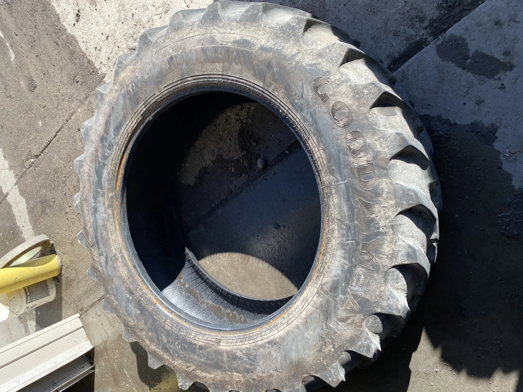 Used 70% 520/85R42 Goodyear Dyna Torque Radial 157A8/B R-1 TL (split between lugs) - Good Condition image 4