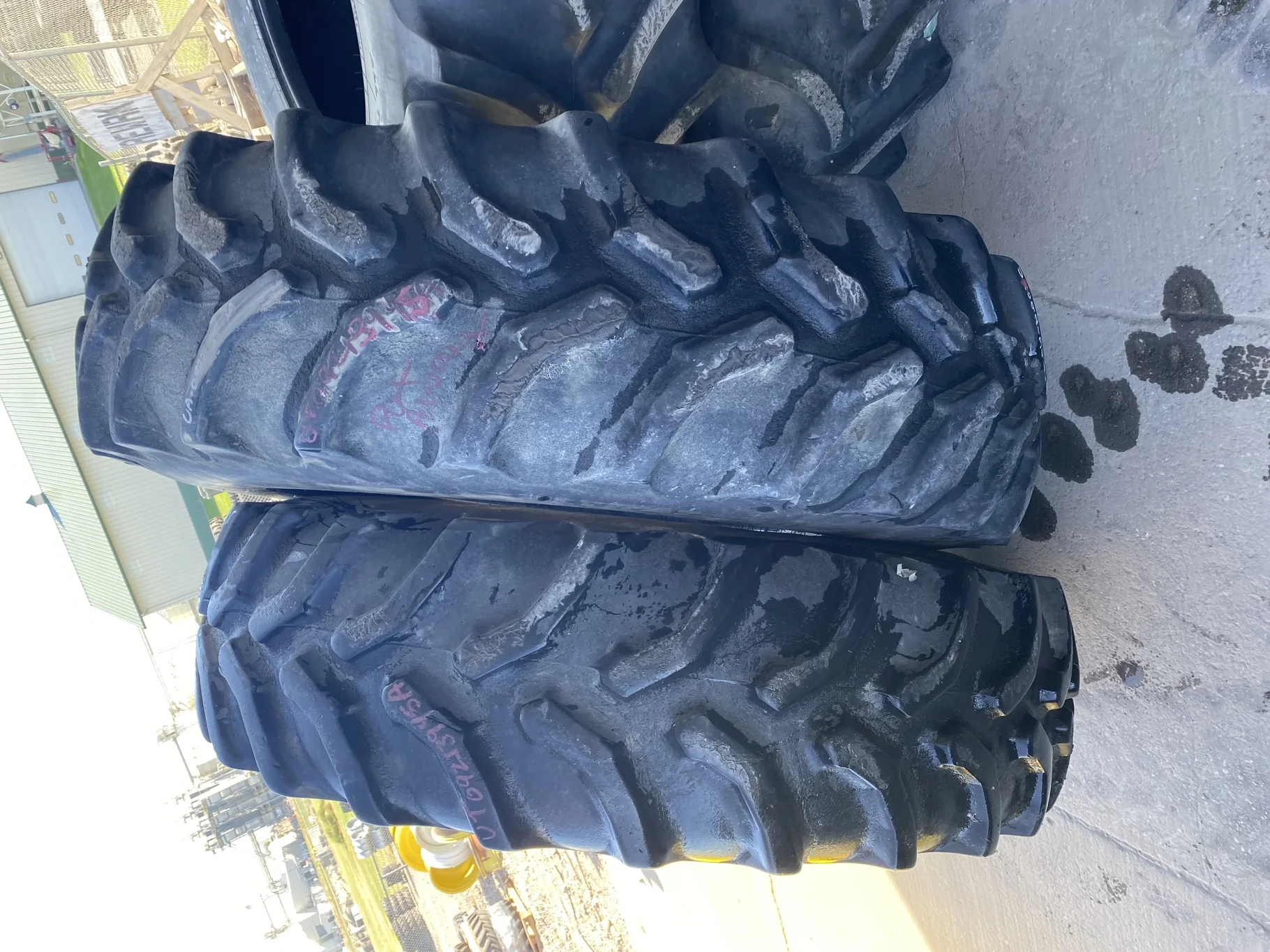 Used 70% 520/85R42 Goodyear UltraTorque Radial DT712 (157A8) R-1 TL (split between the lugs) - Good image 2