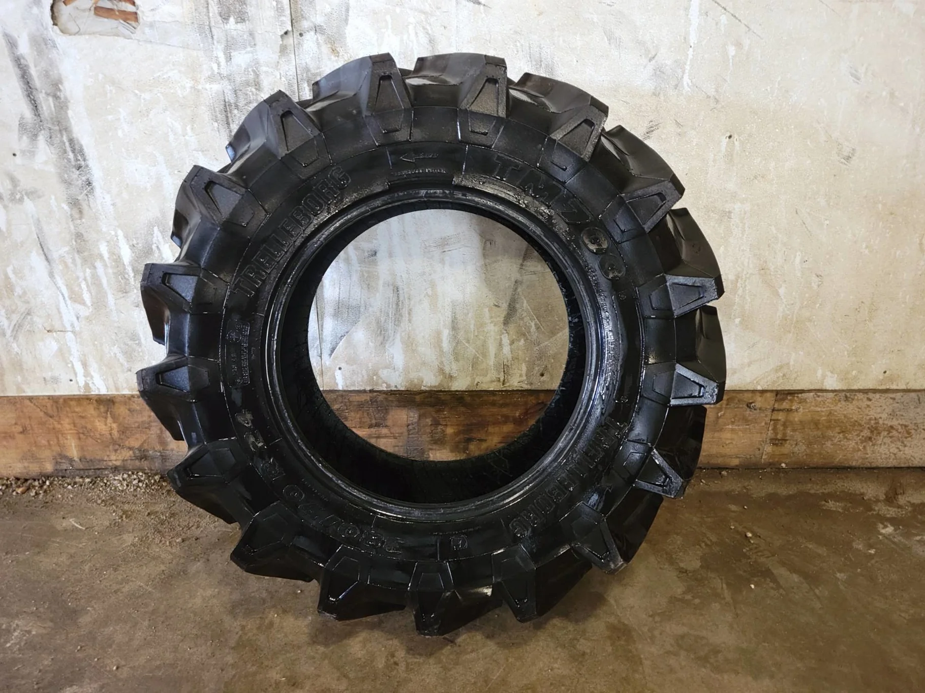 Used 100% 380/70R24 Trelleborg TM700 R-1W (125A8) TL