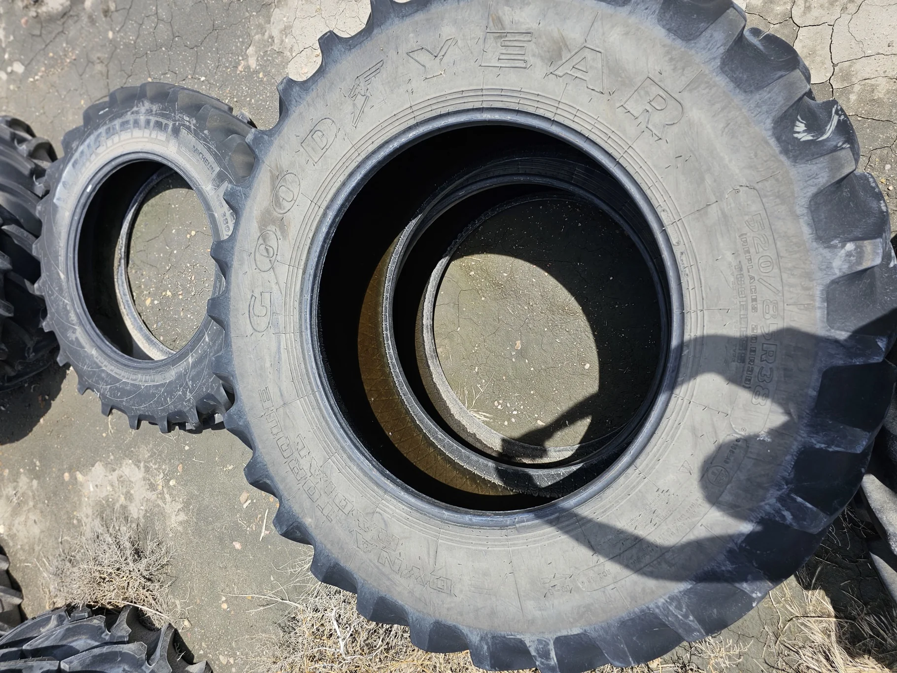 Used 75% 520/85R38 Goodyear Dyna Torque Radial 155A8/B R-1 TL - Good Condition  _x000D_
(Uneven Trea