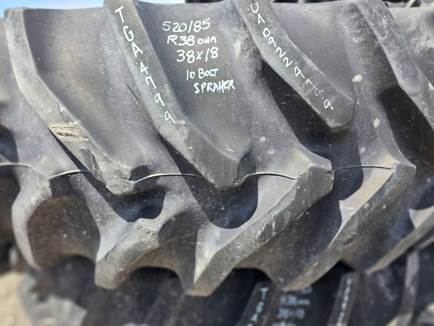 Used 75% 520/85R38 Goodyear Dyna Torque Radial 155A8/B R-1 TL - Good Condition  _x000D_
(Uneven Trea image 4