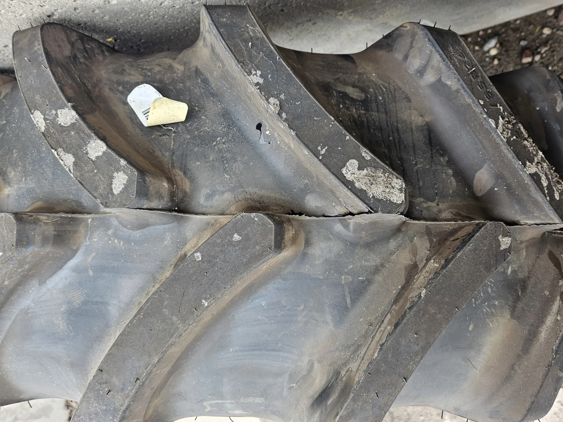 Used 99% 420/85R24 Firestone Performer 85 R-1W (137D) TL  _x000D_
(Stubble) image 3
