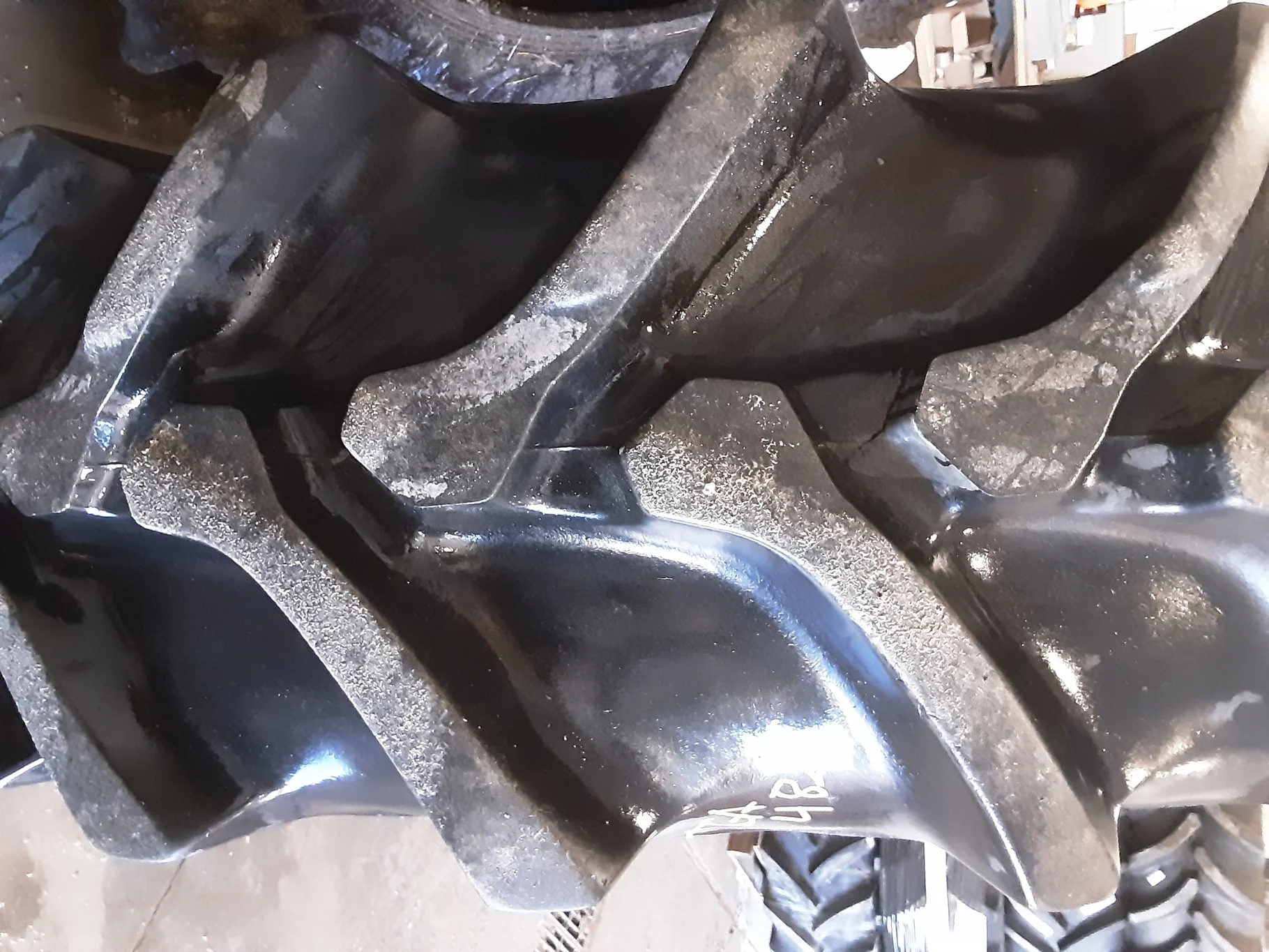 USED 70% 520/85R42 FIRESTONE CHAMPION SPADE GRIP R-2 (165A8) TL image 4