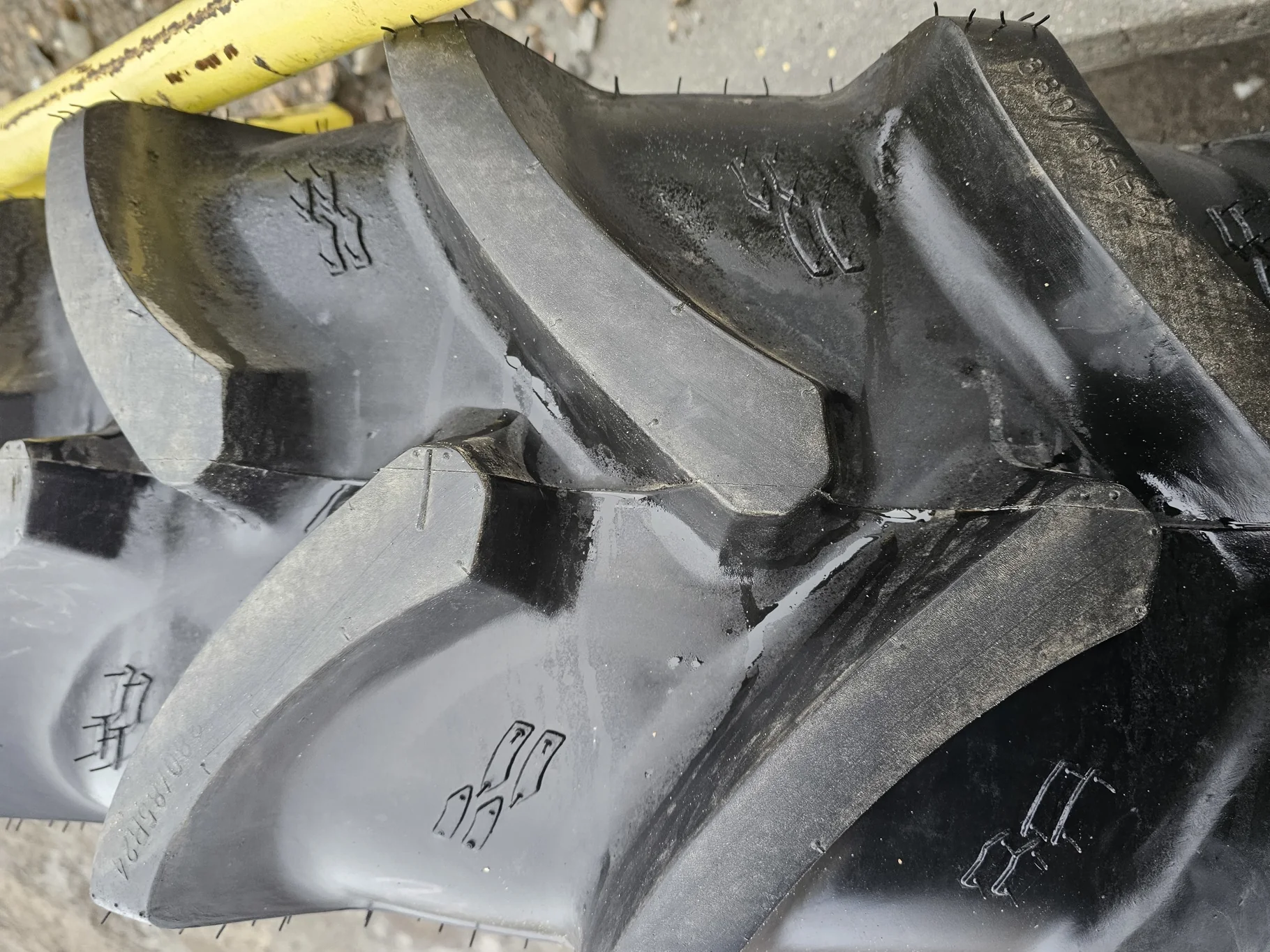 Take Off 380/85R24 Alliance Farm Pro 2 131A8/131B R-1W TL - Excellent Condition (Lug stubble) image 3
