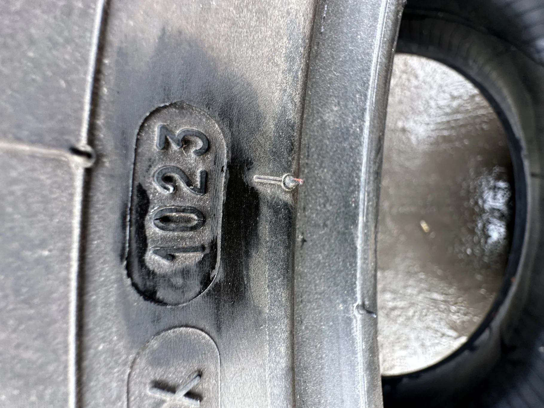 Take Off 480/70R24 Michelin OmniBib 138D TL  
 (Road Wear) Lug Stubble)  
***Built or Custom, Non-Re image 7