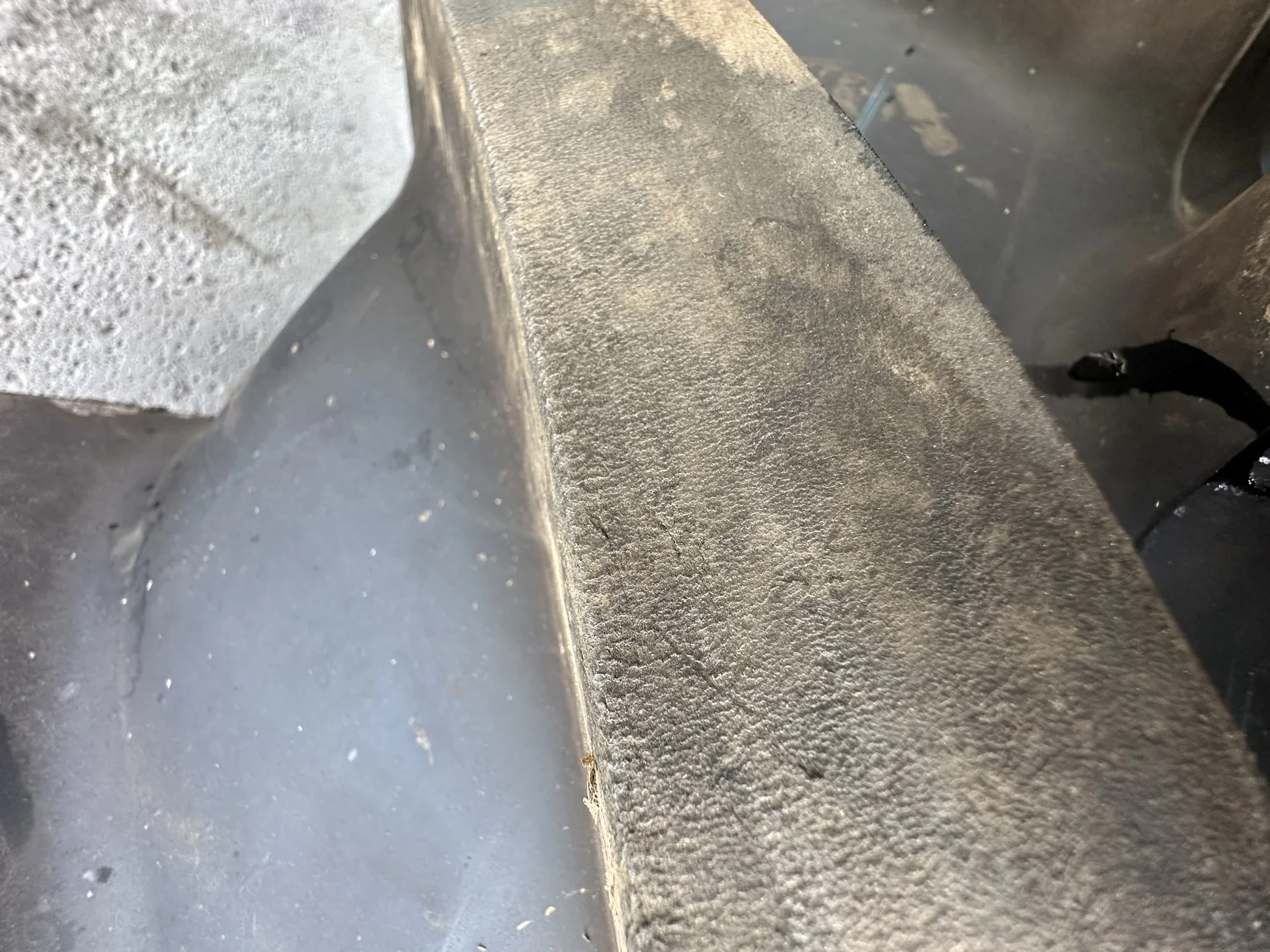 Take Off 480/70R24 Michelin OmniBib 138D TL  
 (Road Wear) Lug Stubble)  
***Built or Custom, Non-Re image 8