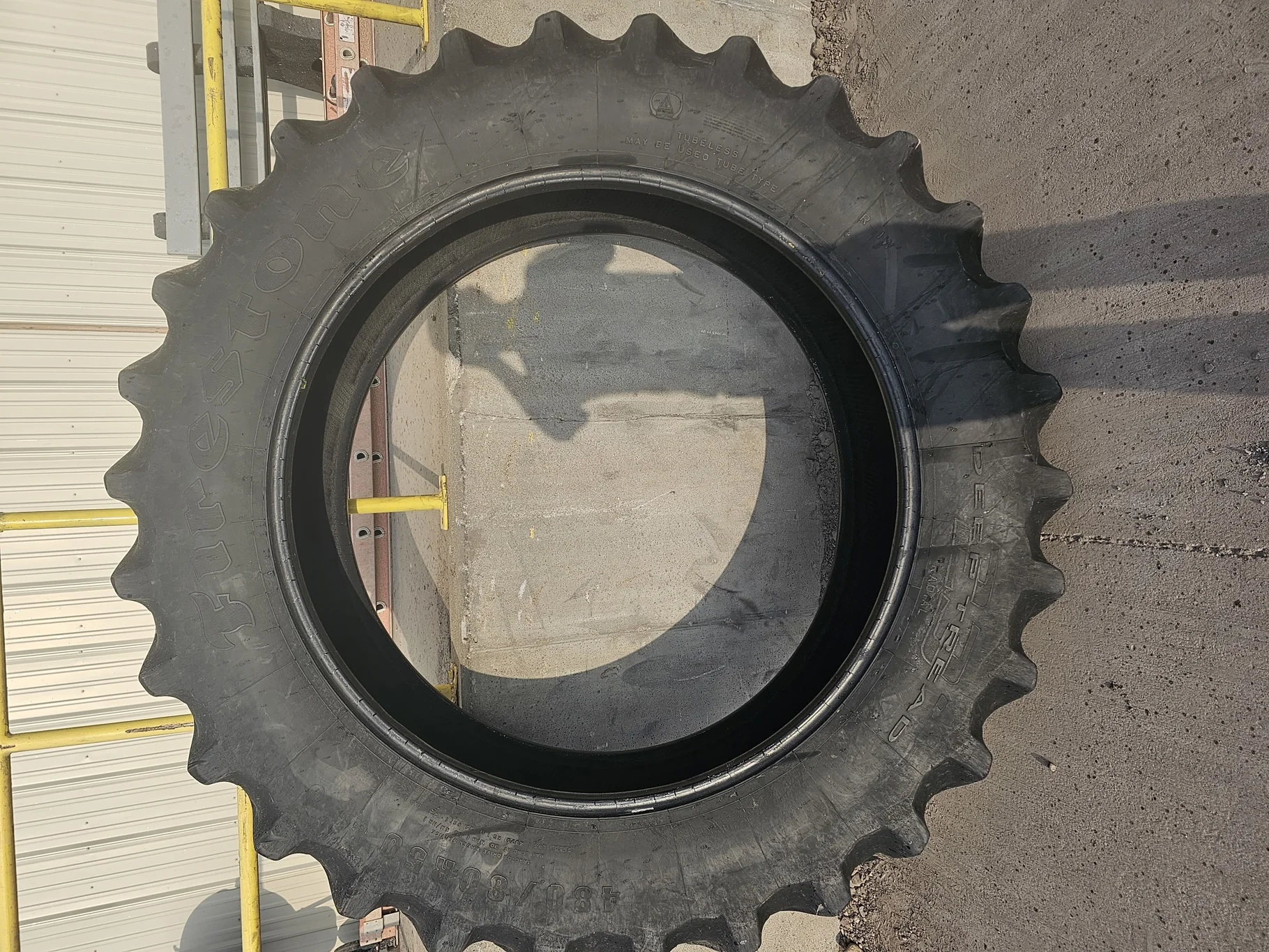 Used 55% 480/80R50 Firestone Deep Tread 23 159A8 R1-W  _x000D_
(Weathering, Stubble, Lug Stubble) image 2