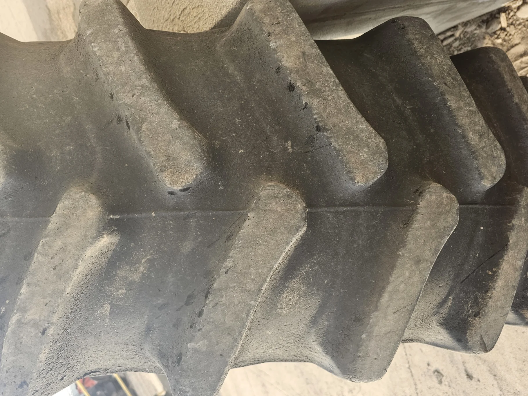 Used 55% 480/80R50 Firestone Deep Tread 23 159A8 R1-W  _x000D_
(Weathering, Stubble, Lug Stubble) image 3