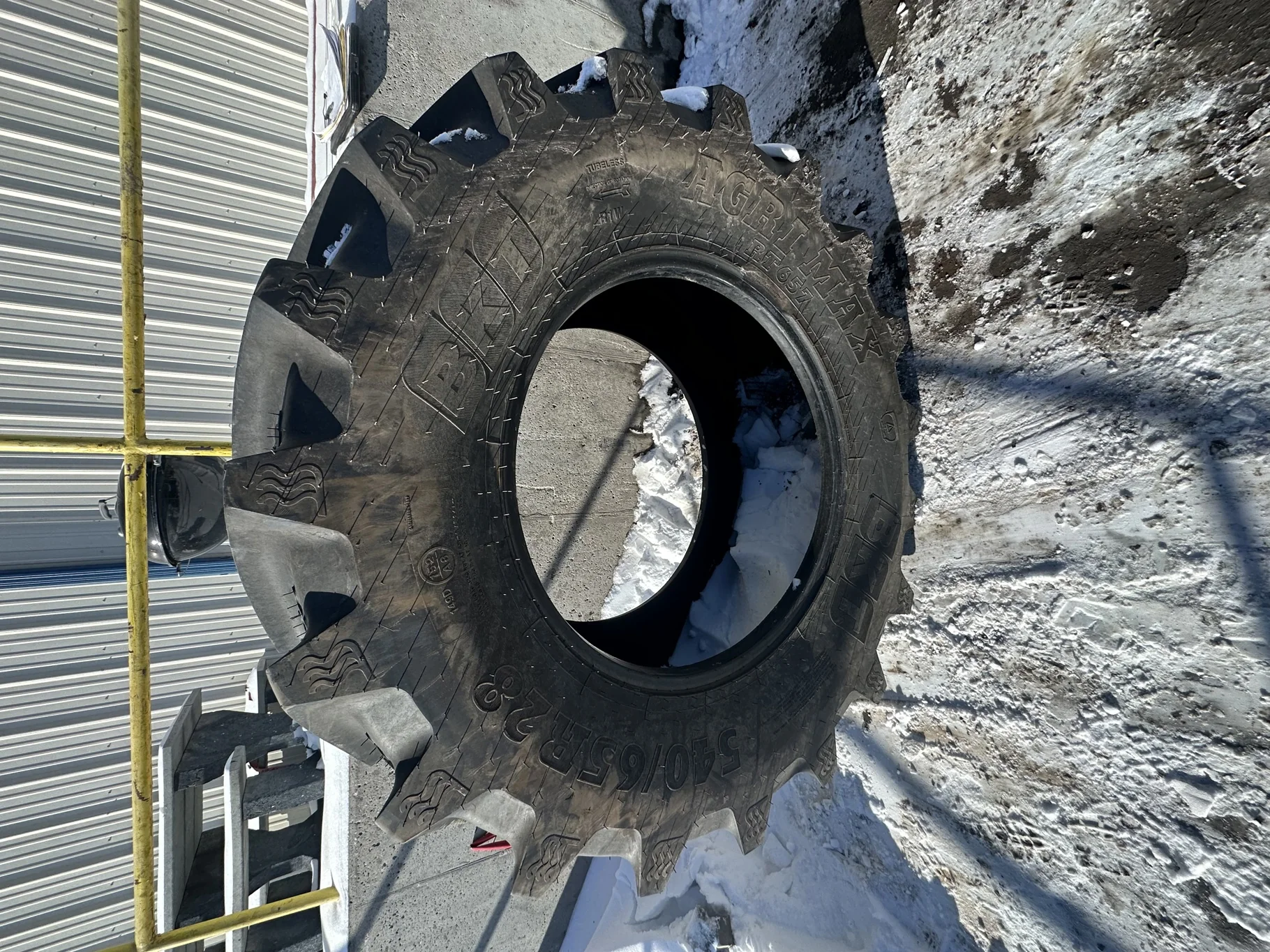 Used 98% 540/65R28 BKT Agrimax RT 657 R-1W 149D/152A8 TL - Good Condition Lug Cuts image 2
