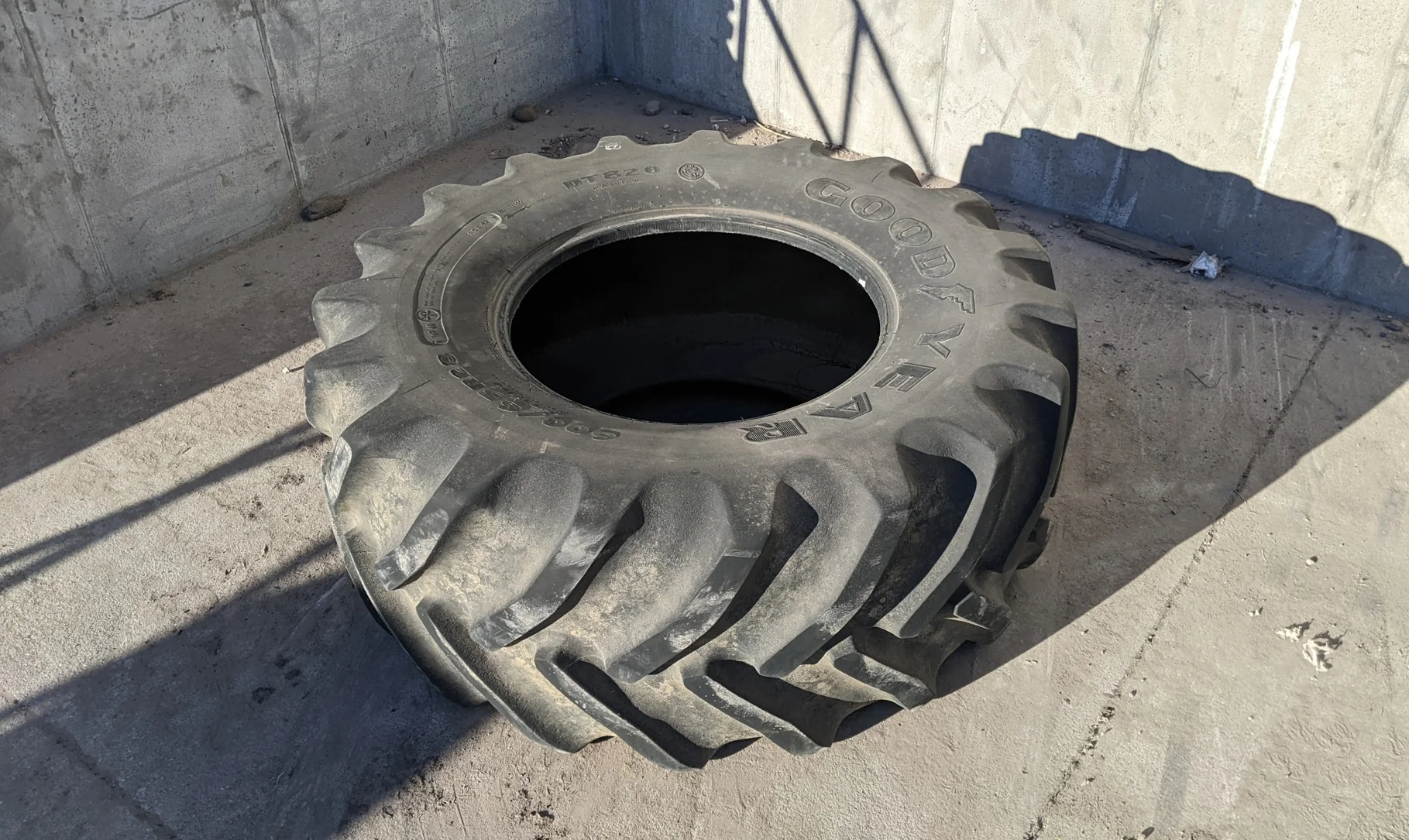 Used 80% 600/65R28 Goodyear DT820 R-1W (160D) TL (Major stubble; sidewall cuts) - Good Condition