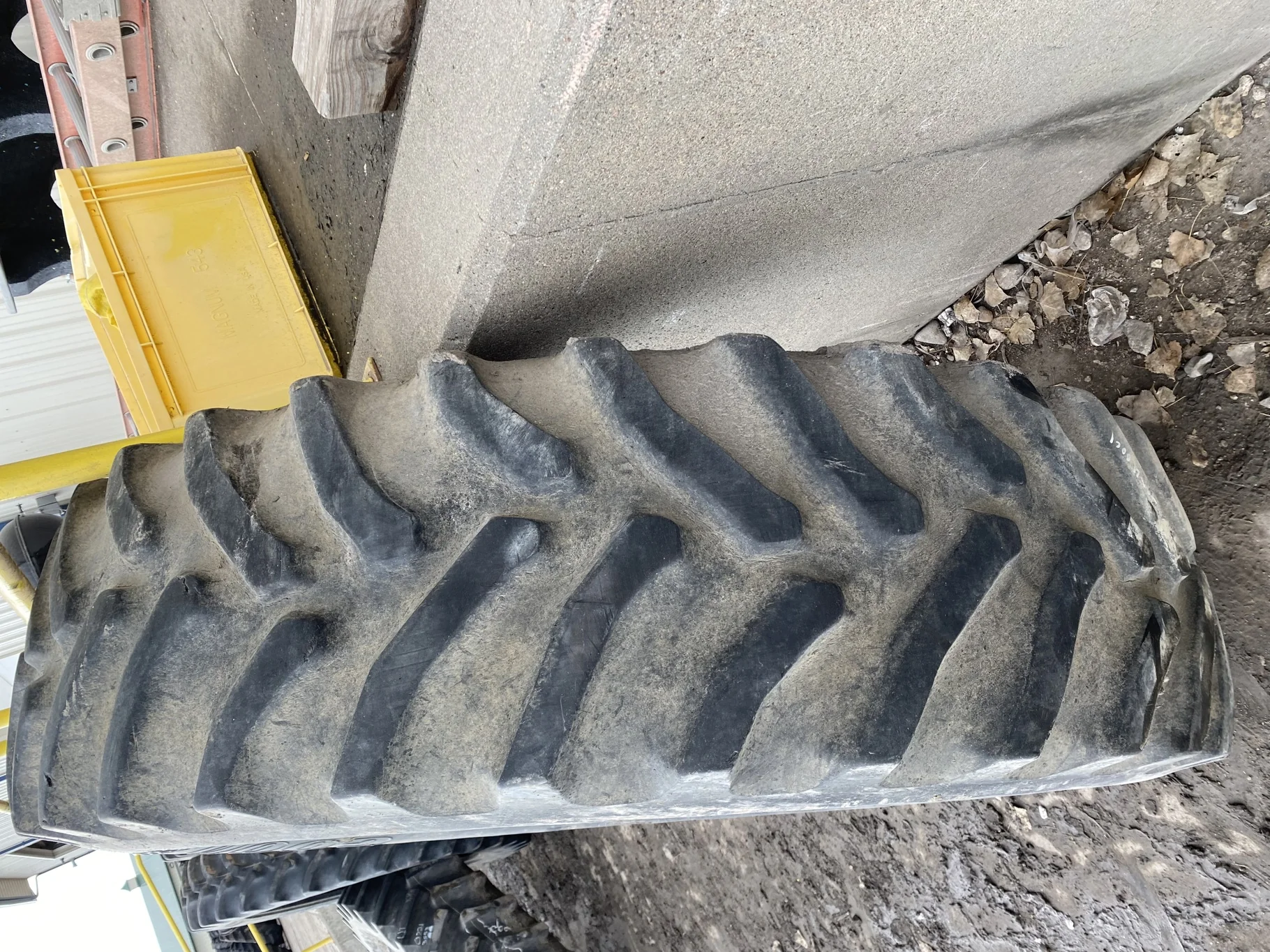 Used 50% 18.4R46 Goodyear Dyna Torque Radial (155A8/B) R-1 TL  _x000D_
(Sidewall Cuts, Weathering, S image 3