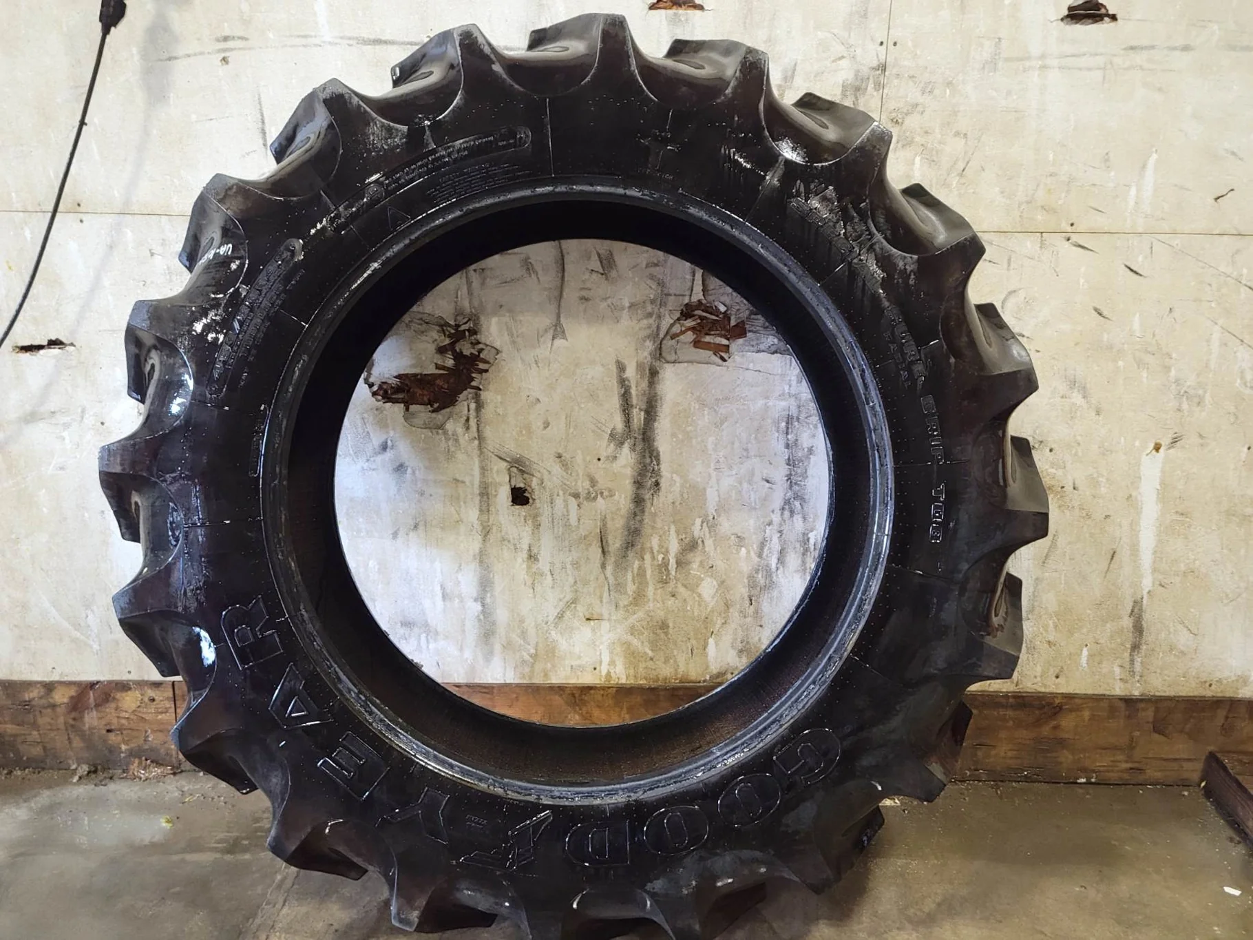 Used 80% 480/80R46 Goodyear Special Sure Grip TD8 Radial R-2 (158A8/B) TL