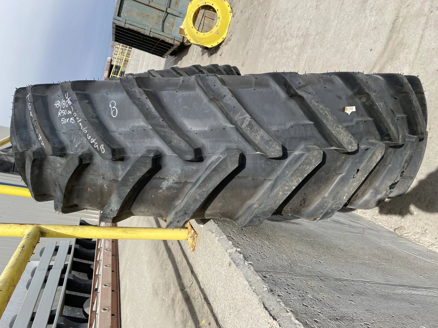 Take Off 480/80R50 (18.4R50) Michelin AgriBib 2 R-1W 159A8/159B TL - (road wear, lug damage) image 2