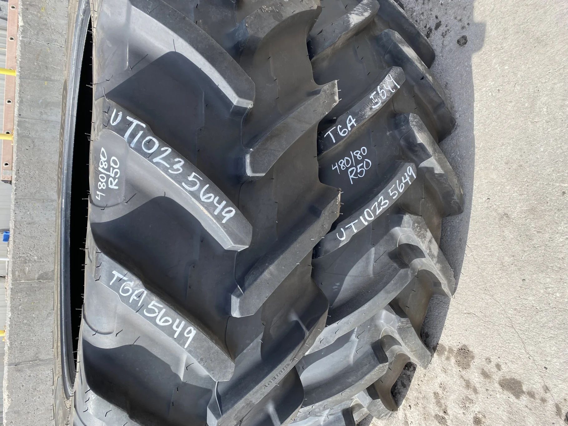 Take Off 480/80R50 (18.4R50) Michelin AgriBib 2 R-1W 159A8/159B TL - (road wear, lug damage) image 3