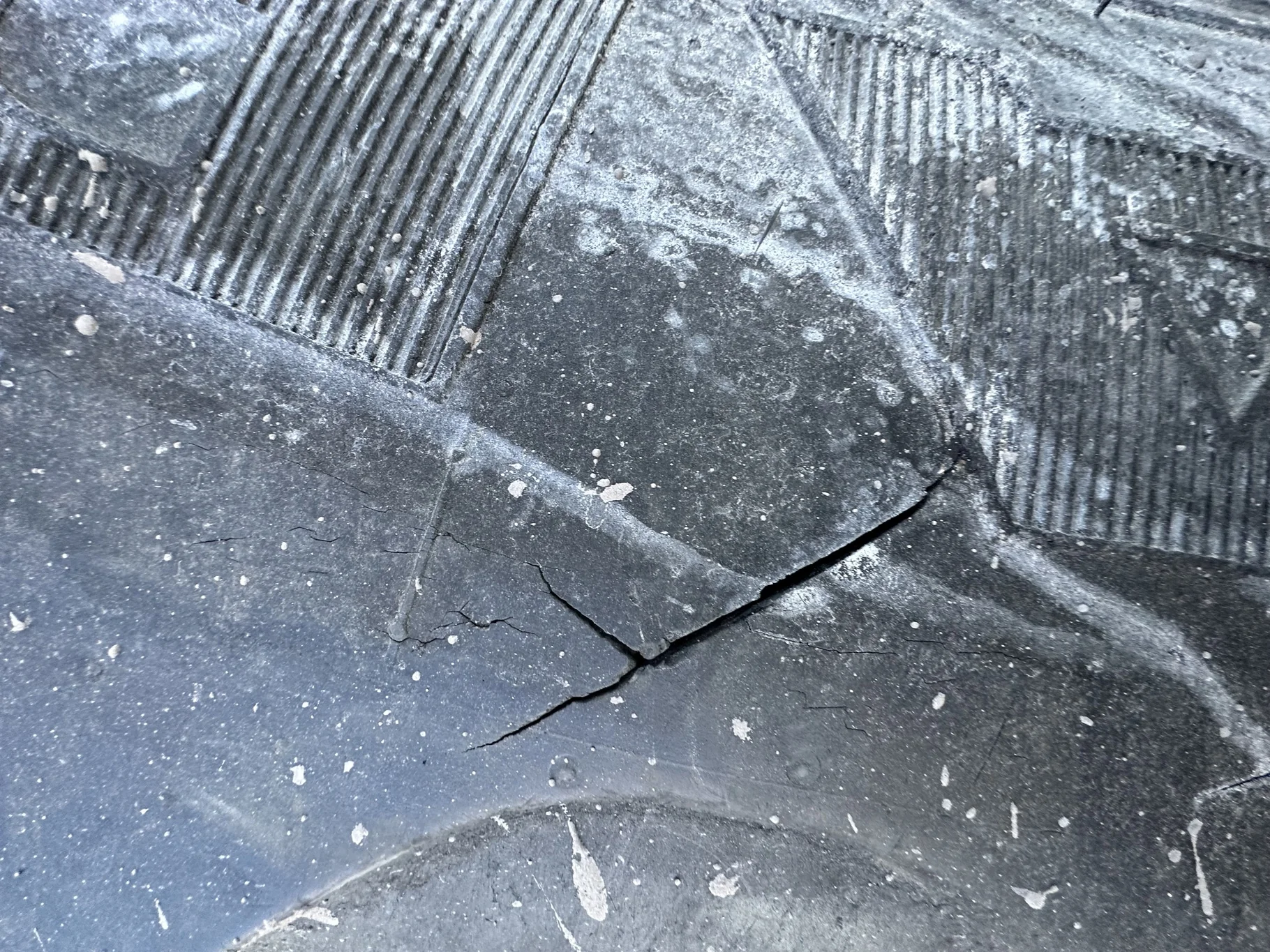 Used 60% 480/80R50 Goodyear Super Traction Radial R-1W 159A8 - Poor Condition  _x000D_
(Weathering, image 5