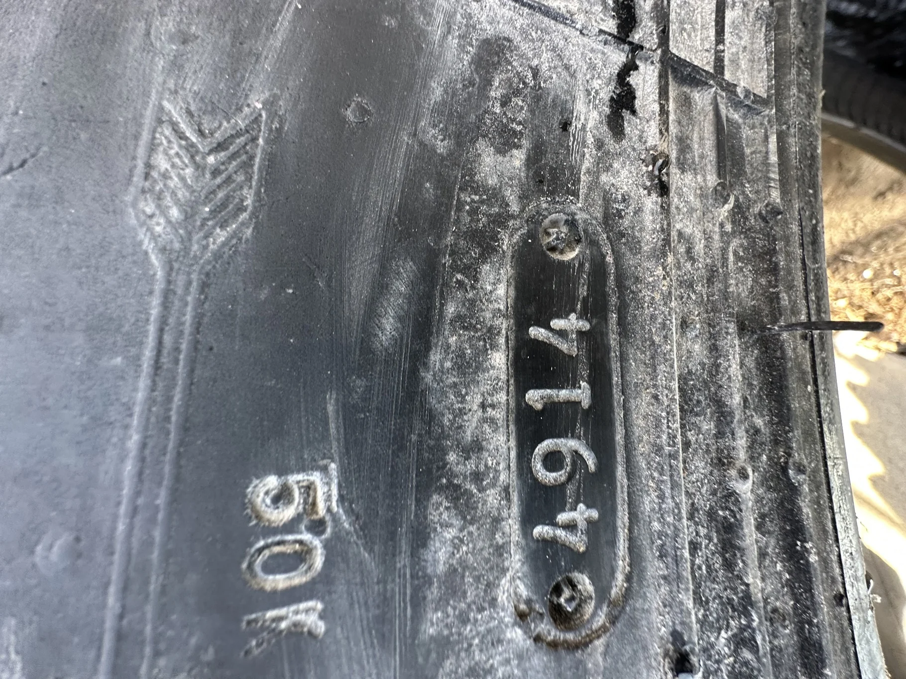 Used 35% 420/85R34 Goodyear Super Traction Radial R-1W (147B) - Fair Condition  _x000D_
(Uneven Trea image 8