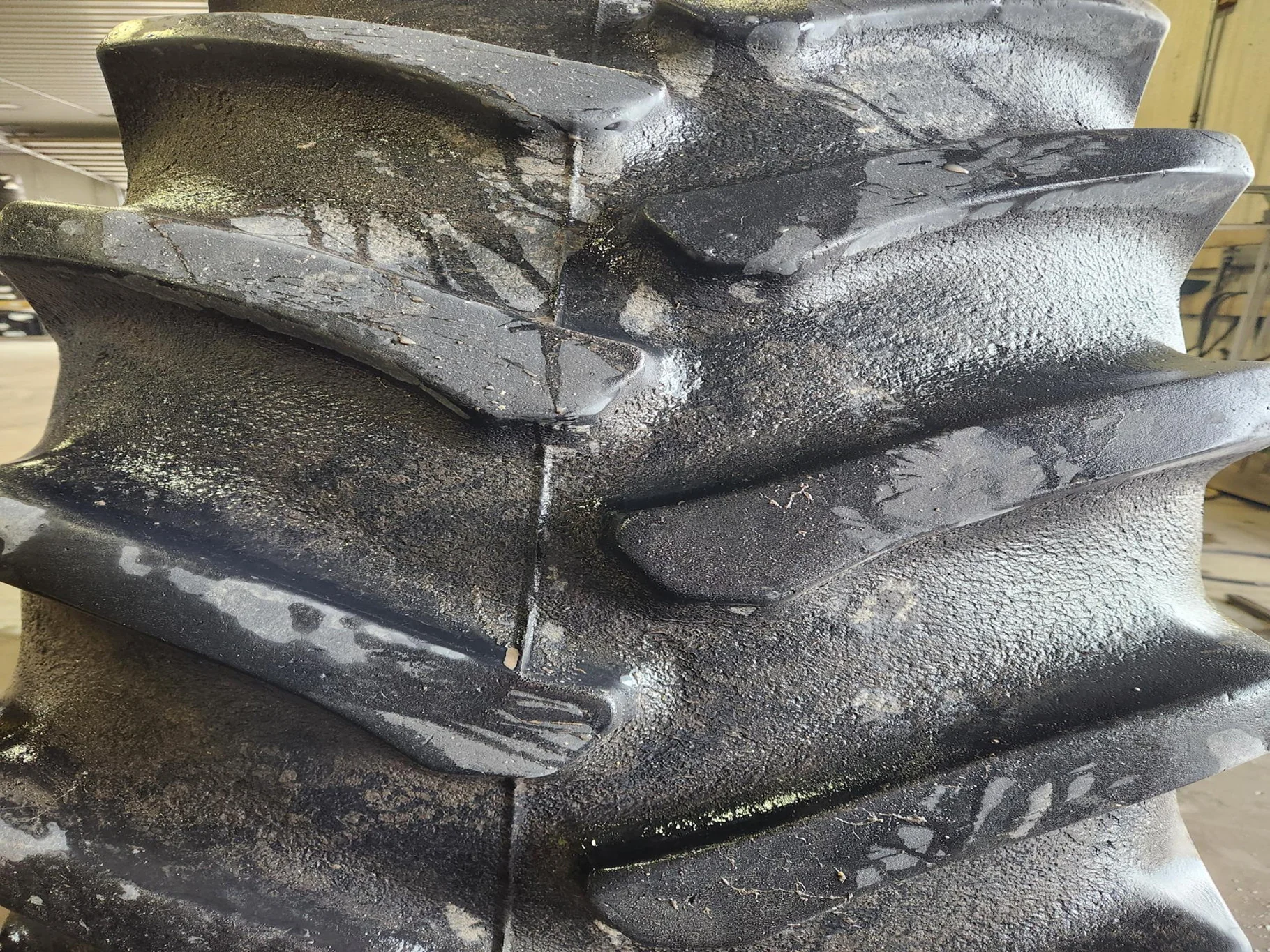 Used 165B 520/85R42 Firestone Radial All traction R-1 TL 40% image 5