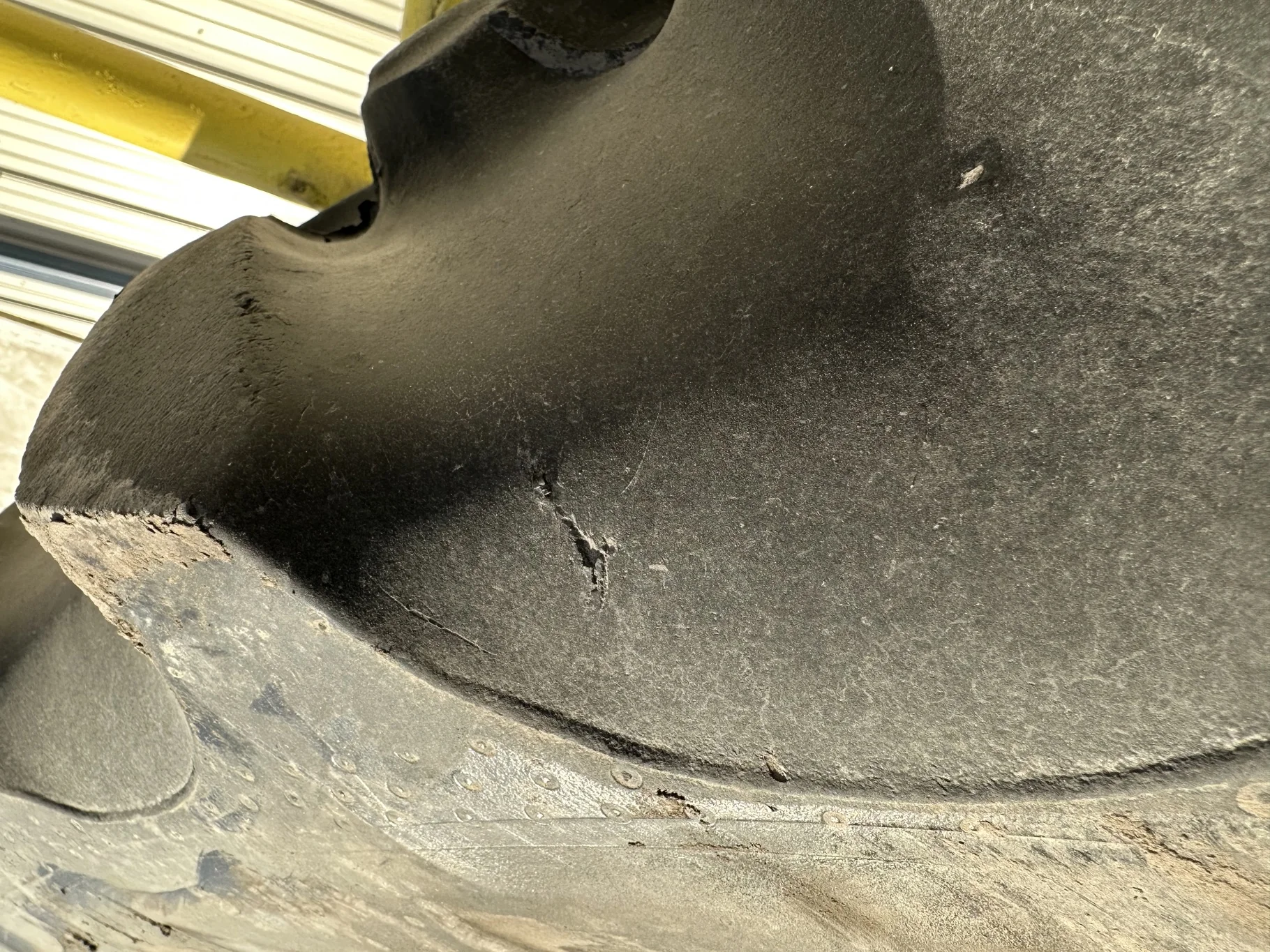 Used 55% 320/105R54 Goodyear Super Traction Radial R-1W (163B) TL  _x000D_
(Cuts in the Sidewall, Lu image 6