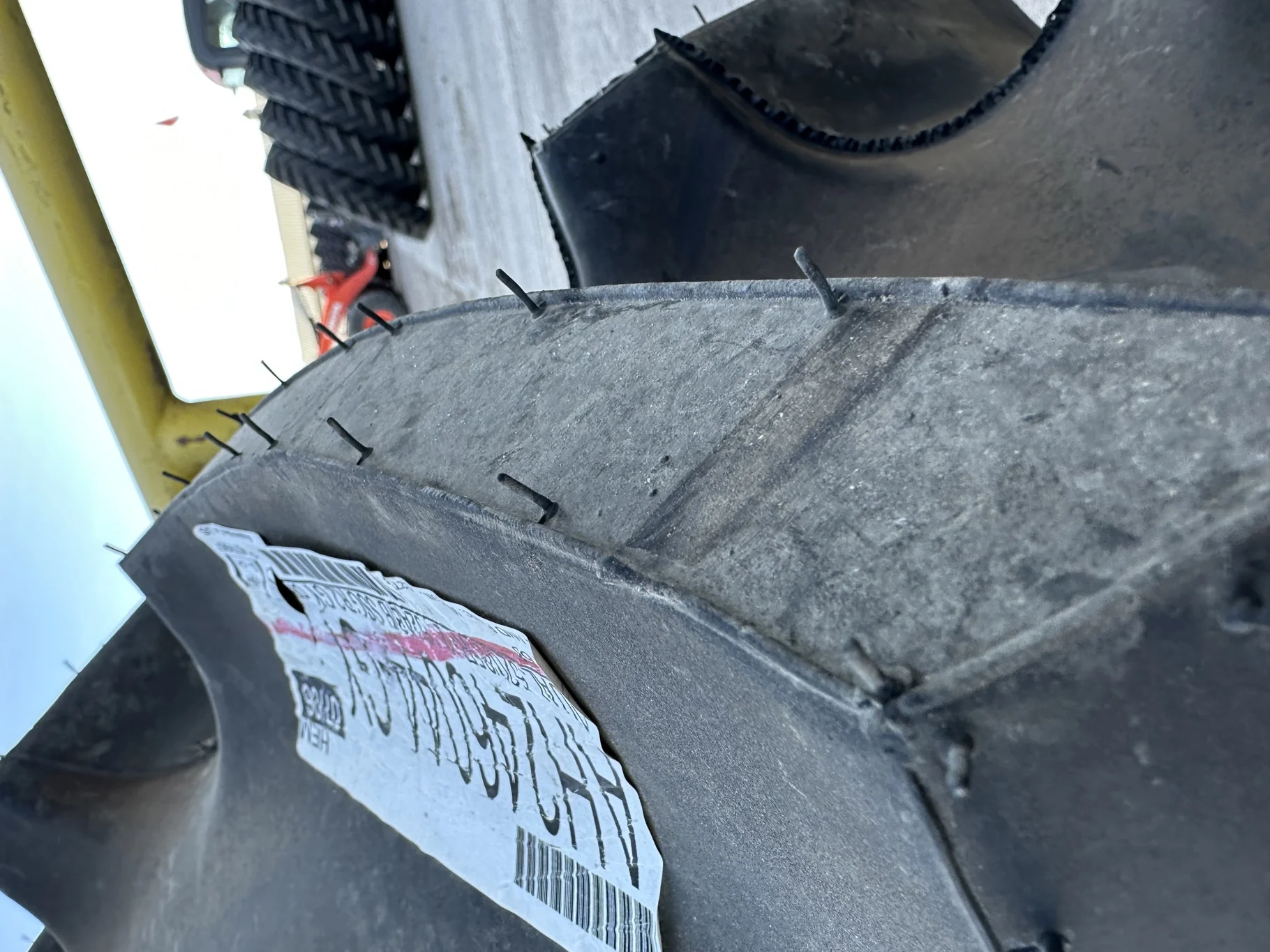 TAKE-OFF 520/85R42 GY SPECIAL SURE GRIP TD8 RADIAL R-2 (162A8/B) TL image 4