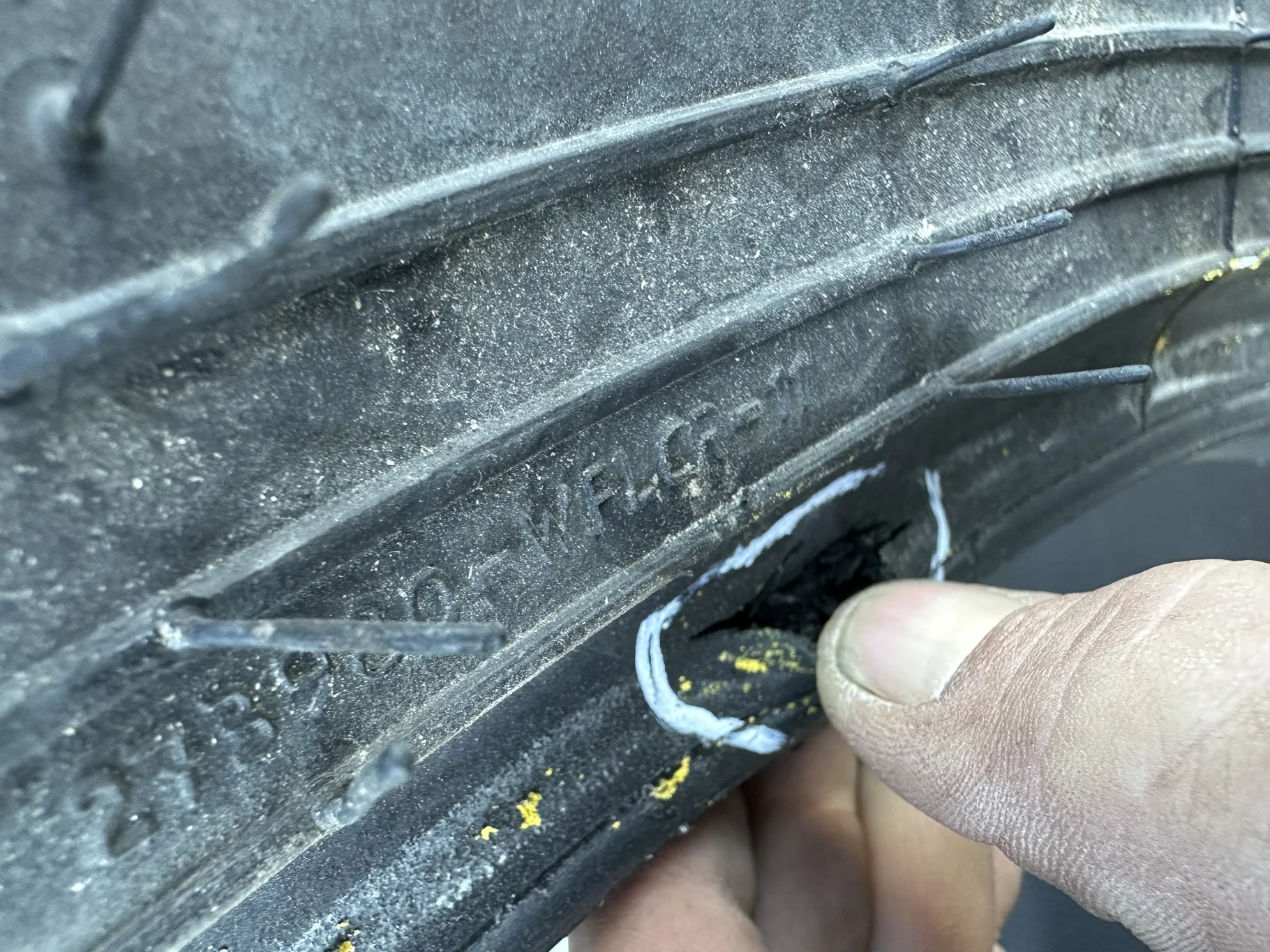 TAKE-OFF 520/85R42 GY SPECIAL SURE GRIP TD8 RADIAL R-2 (162A8/B) TL image 6
