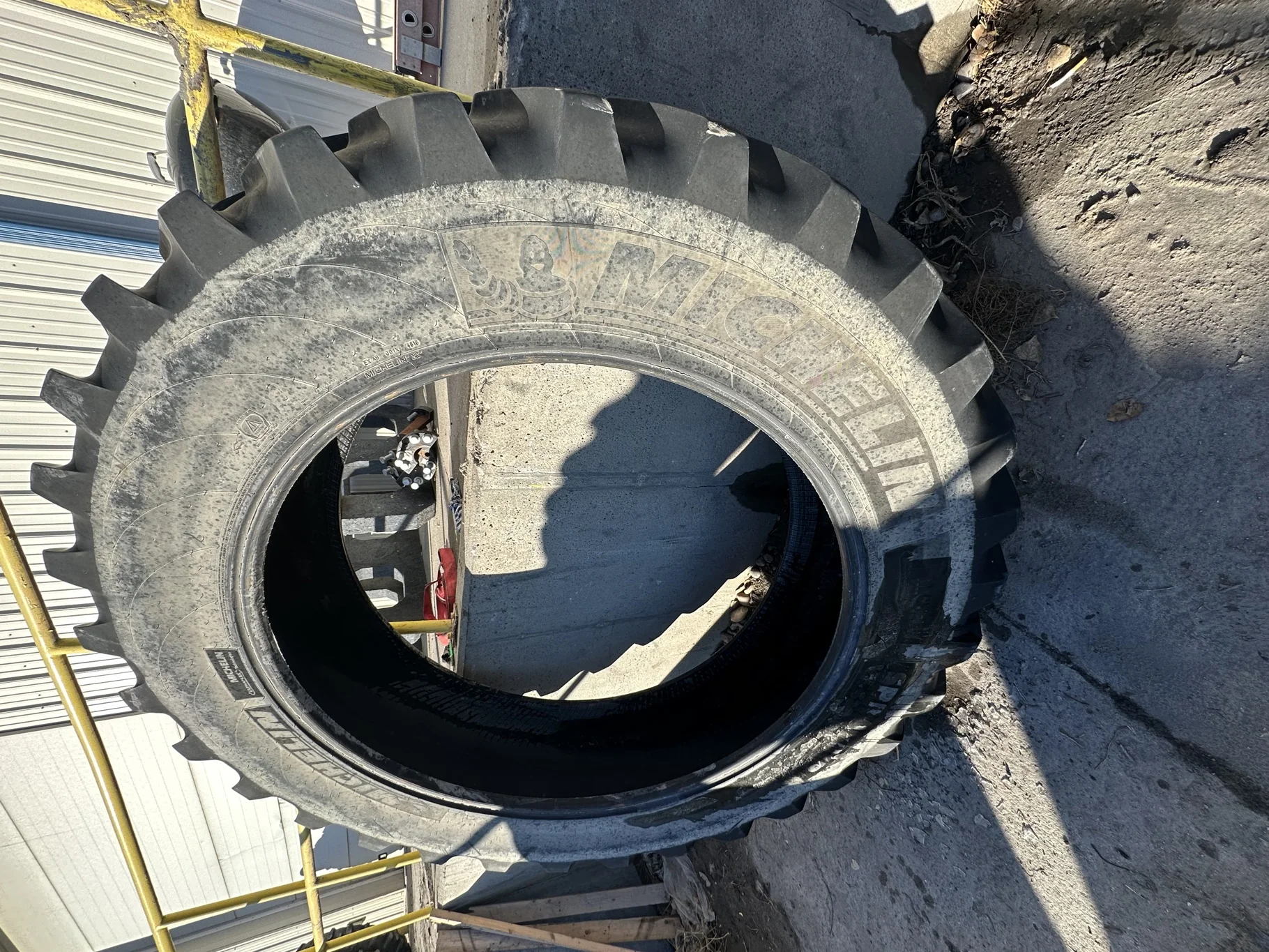 Used VF420/95R50 177D Michelin Spraybib TL R-1W 80-85%