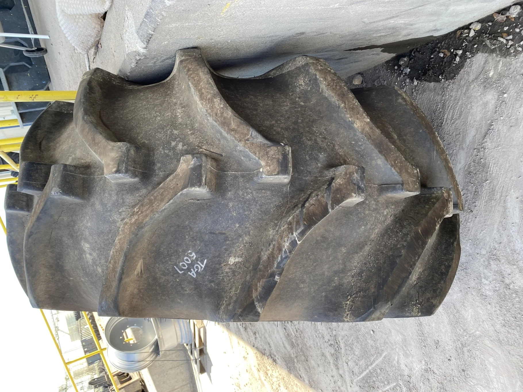 USED VF710/65R26 CFO GY SPECIAL SURE GRIP TD8 RADIAL R-2 (177A8) TL image 3